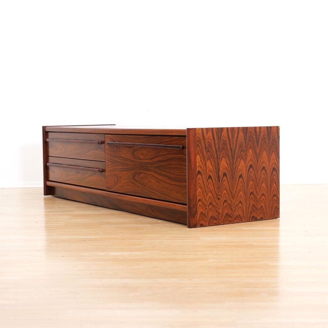 Credenza moderna danese in palissandro degli anni '70 di Faarup Mobelfabrik in vendita 3