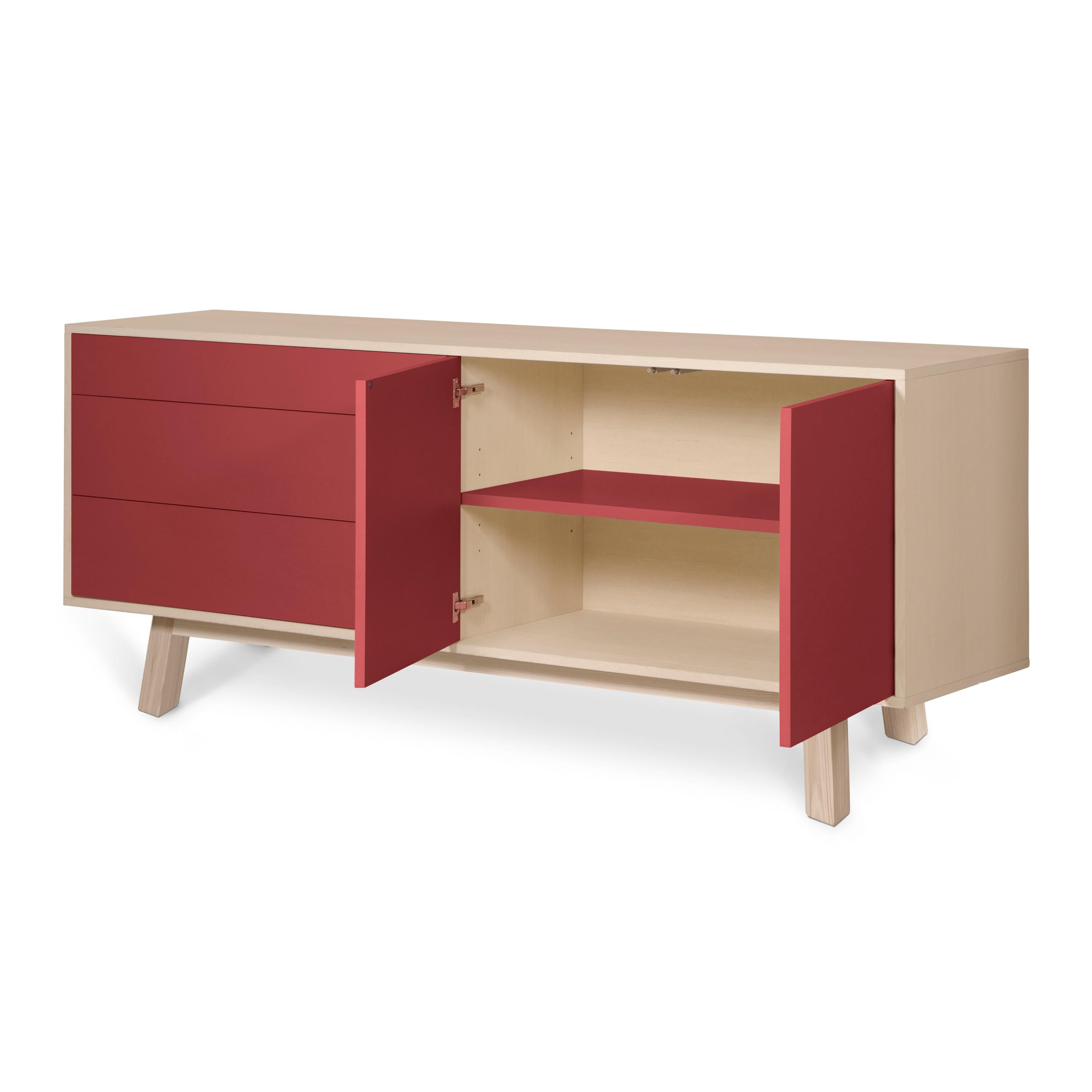 Low 2-door & 3-drawer sideboard, scandinavian design, red + 10 other colours In New Condition For Sale In Landivy, FR