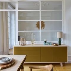 Buffet français à 2 portes et 3 tiroirs, laqué à la feuille de tabac