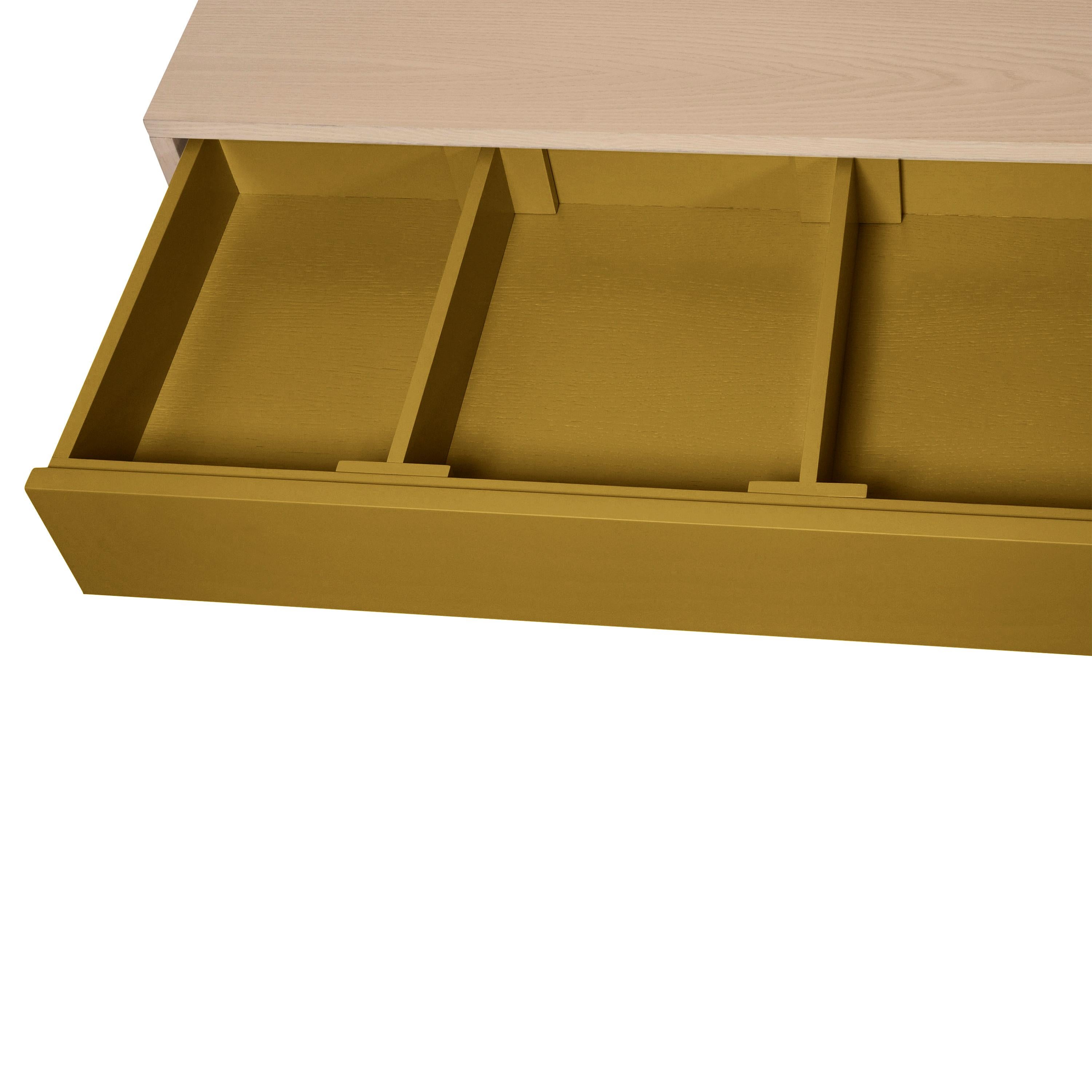 Niedriges Sideboard mit 2 Türen und 3 Schubladen aus Eschenholz, Farbe Tabak und 10 anderen im Zustand „Neu“ im Angebot in Landivy, FR