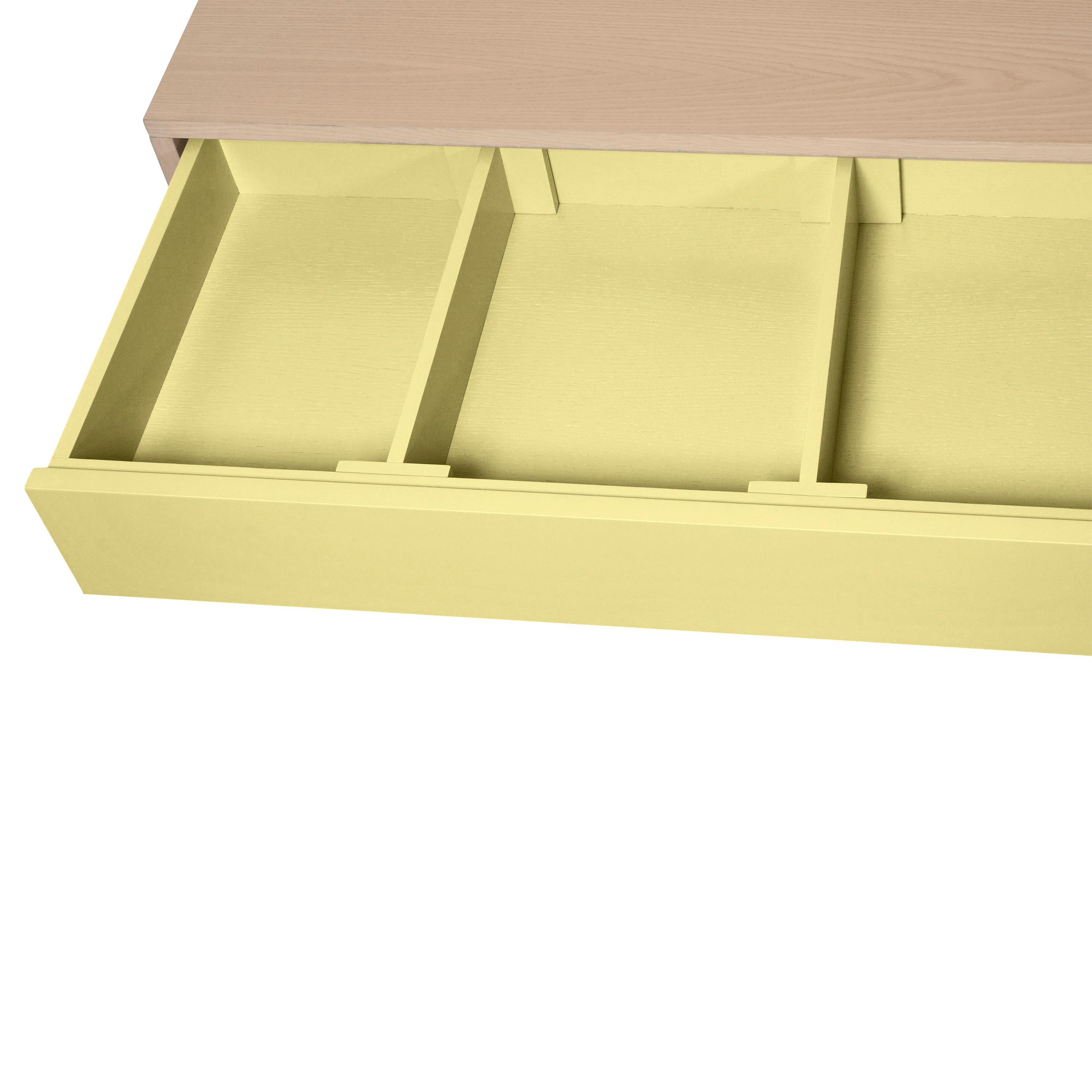 Aparador bajo francés de madera amarillo claro del diseñador Eric Gizard, París en venta 1