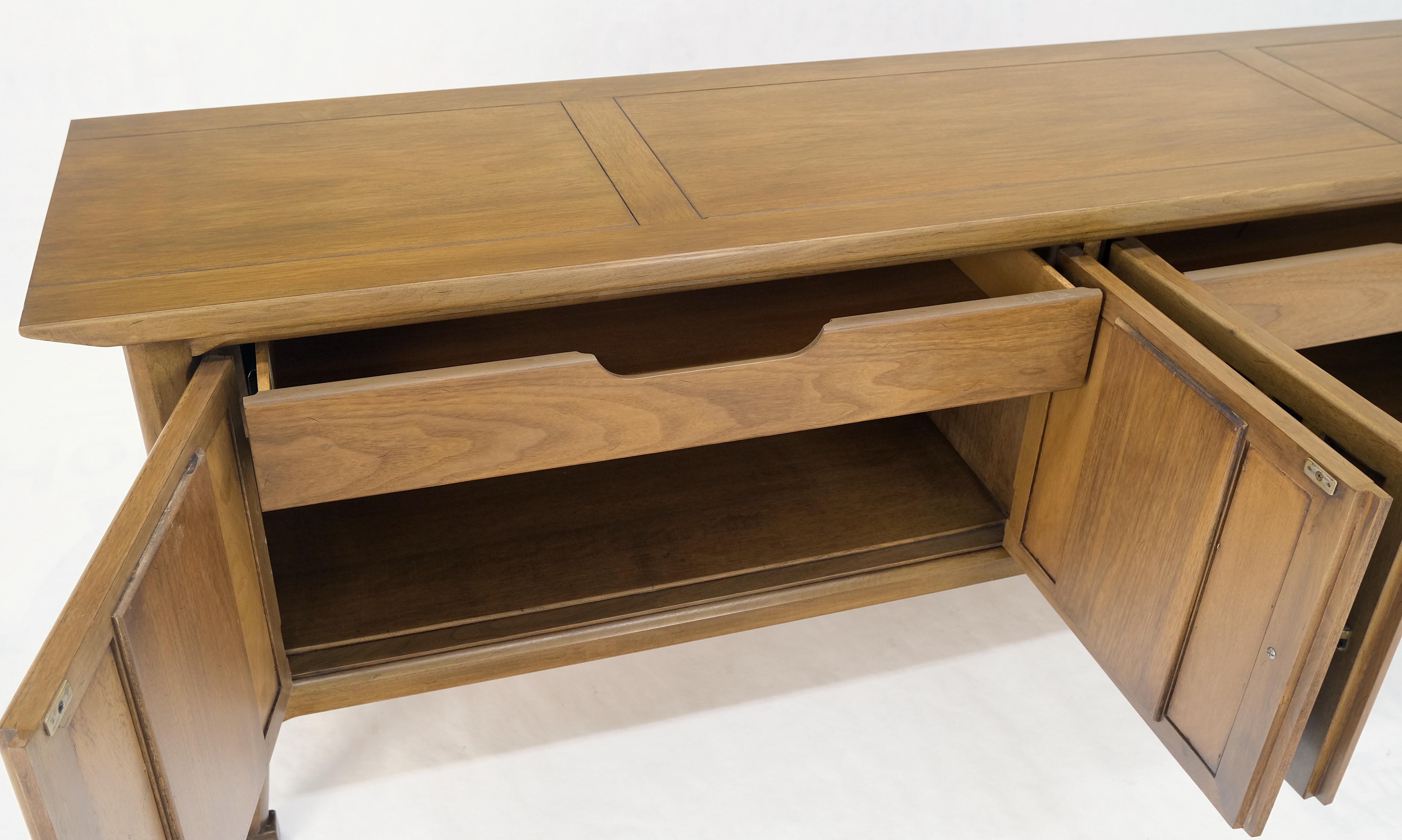 Low 4 Door 2 Drawers Mid-Century Modern Credenza Light Walnut Finish Mint! For Sale 3