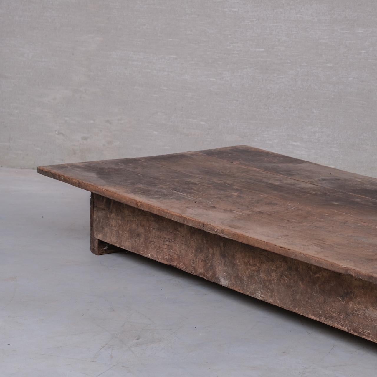 Mesa baja de centro de madera Antique French en Bueno estado para la venta en London, GB