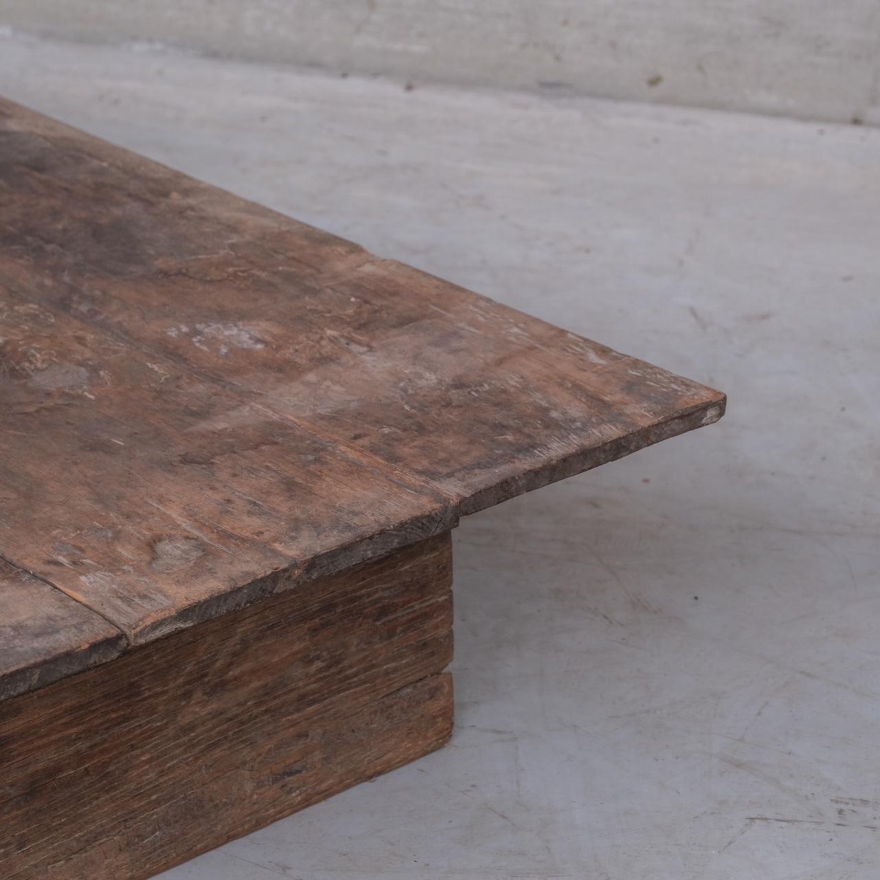 Mesa baja de centro de madera Antique French en venta 1