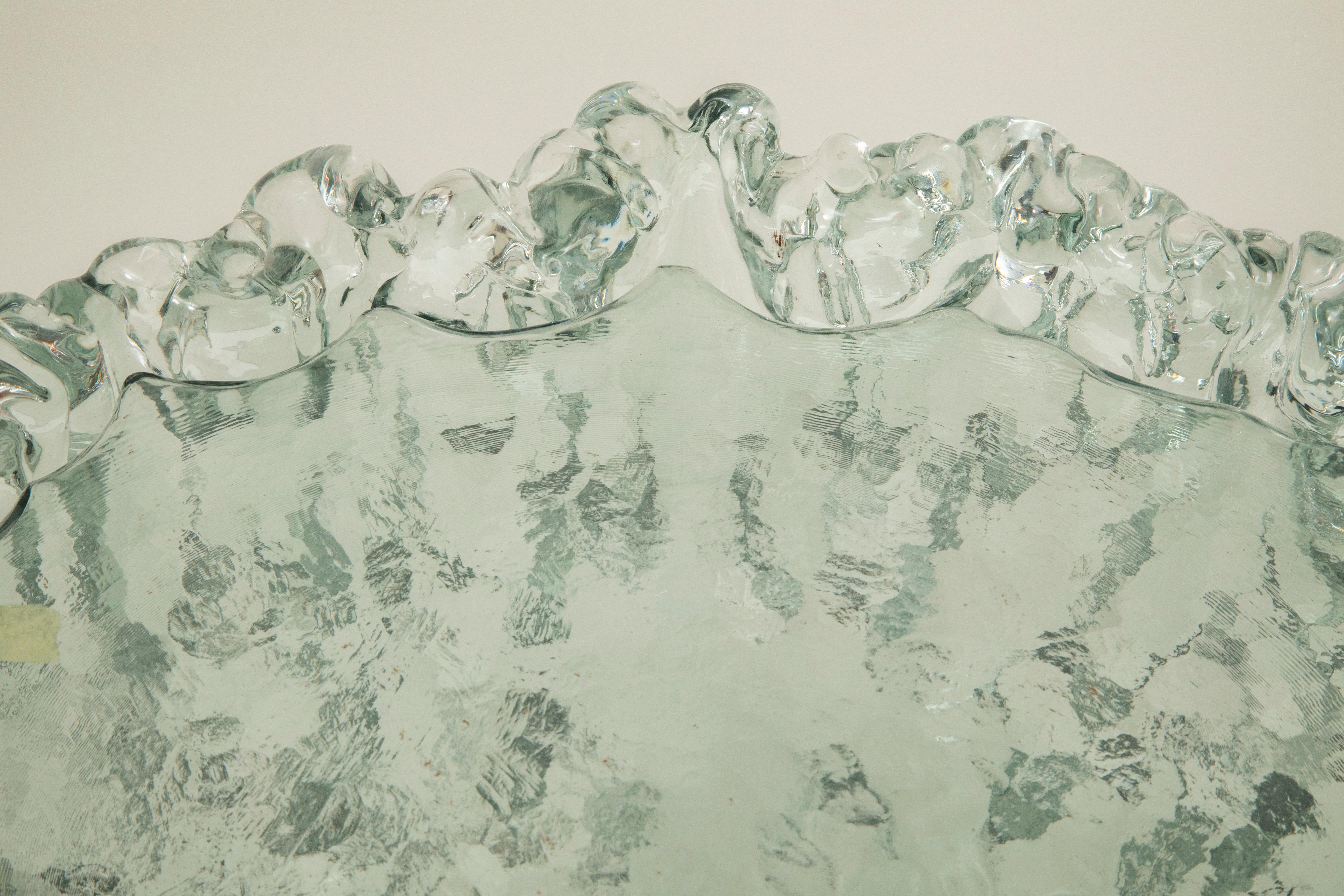 Italiano Tavolino basso in vetro Aqua, di Tokujin Yoshioka, in offerta in vendita