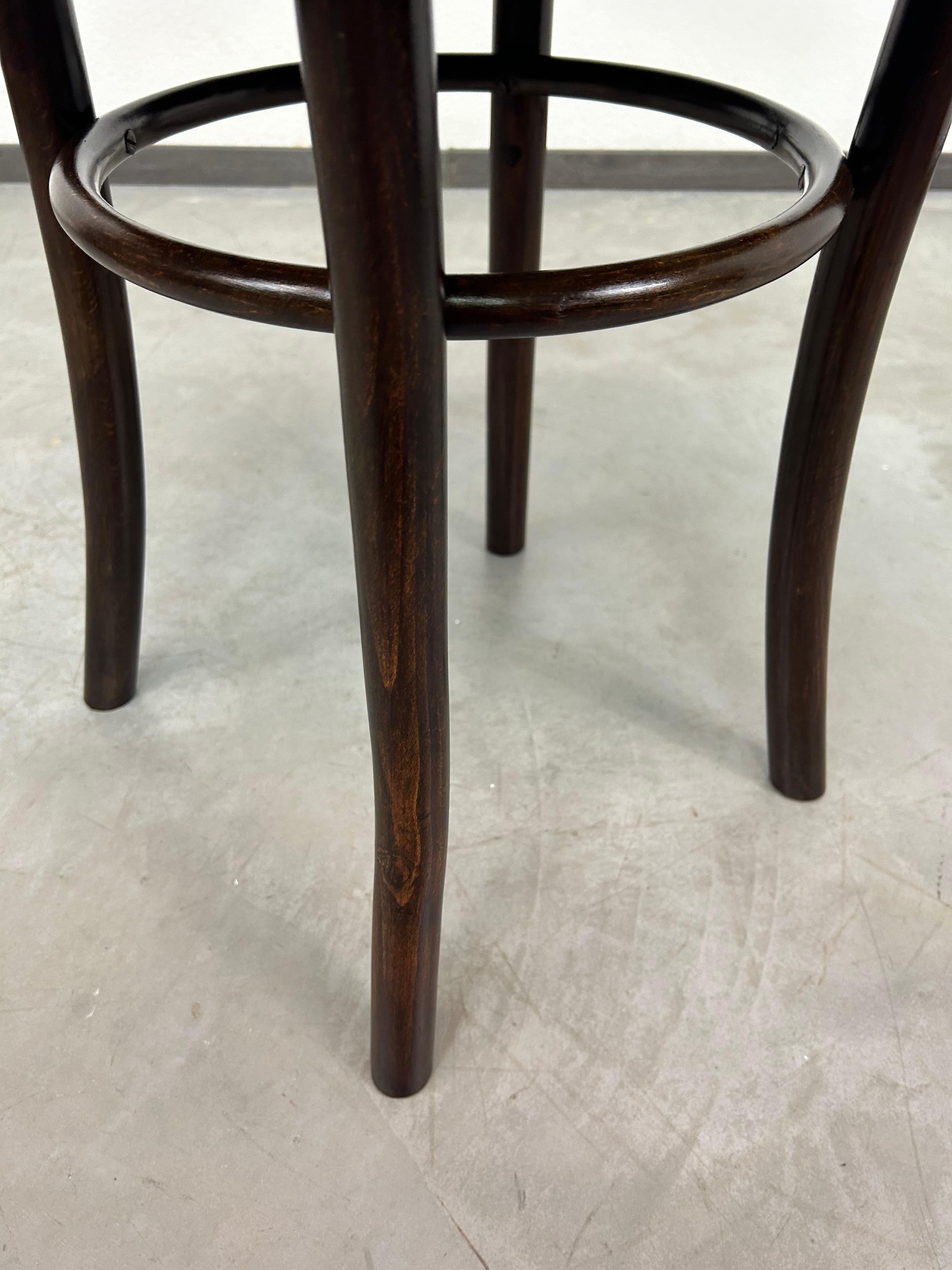 Niedriger Art-Déco-Couchtisch von Thonet (Art déco) im Angebot