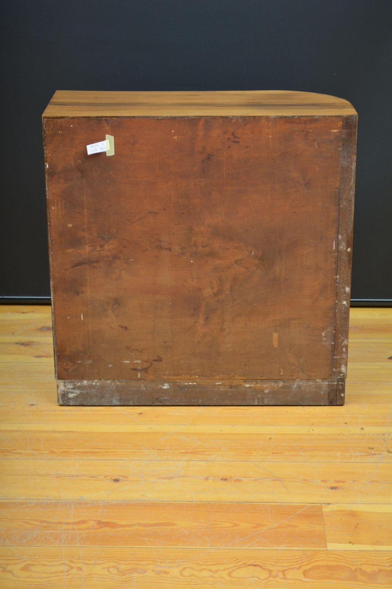 Low Art Deco Figured Walnut Cabinet / TV Stand For Sale 7