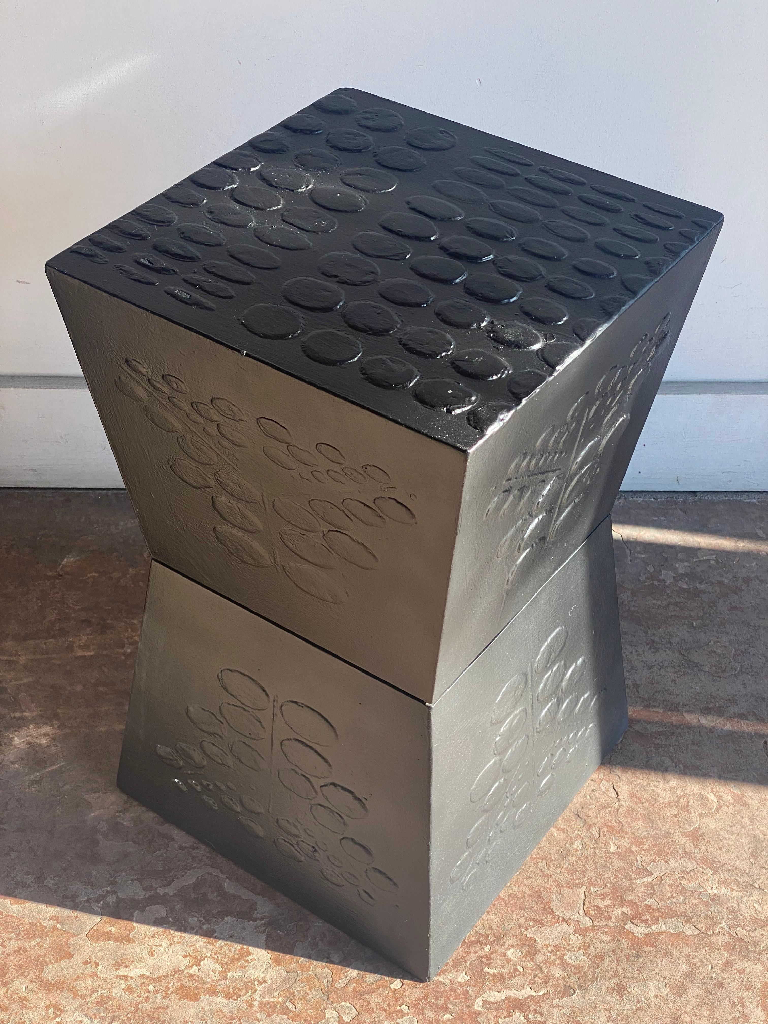 Low Black Geometric  Pedestal In Good Condition For Sale In Pasadena, CA