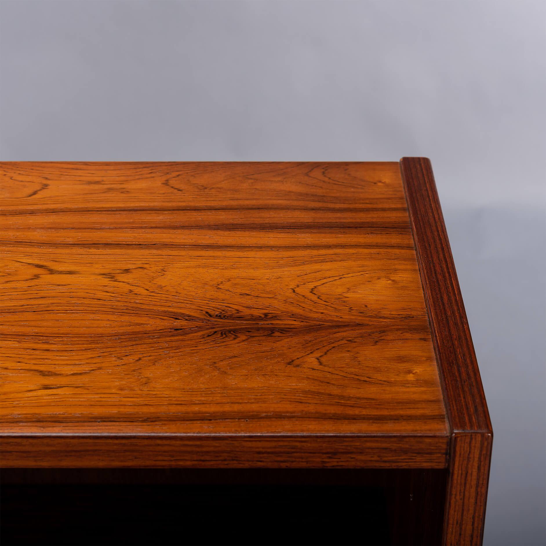Mid-20th Century Low Bookcase and Display Cabinet by Carlo Jensen for Hundevad & Co, 1960s