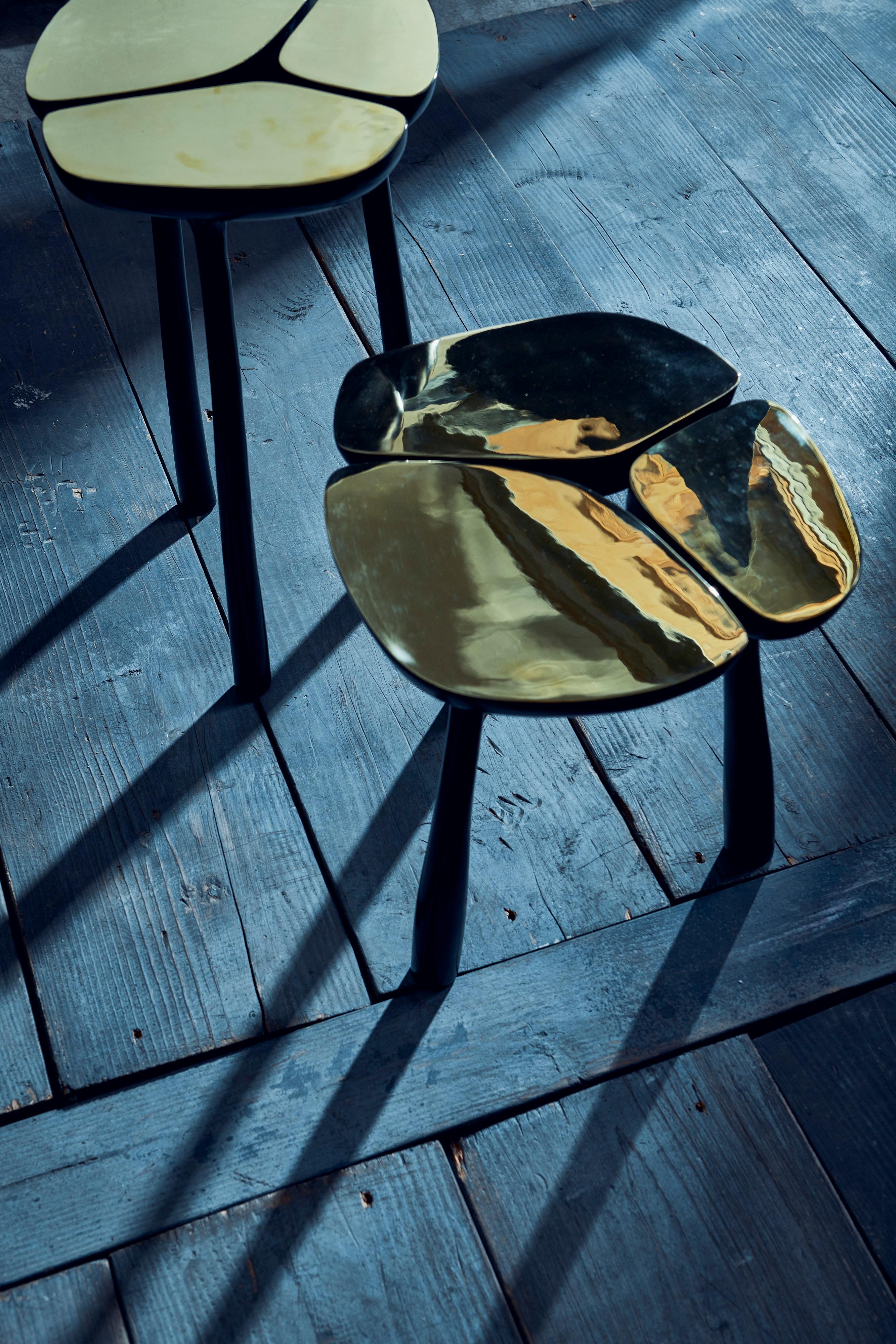 Low Bronze Jasper Side Table in Gold Bronze and Dark Bronze by Elan Atelier

Sculptural Low Jasper side table in polished gold bronze and dark bronze inspired by contemporary sculptural forms. The top surface is in a polished gold bronze in a brass