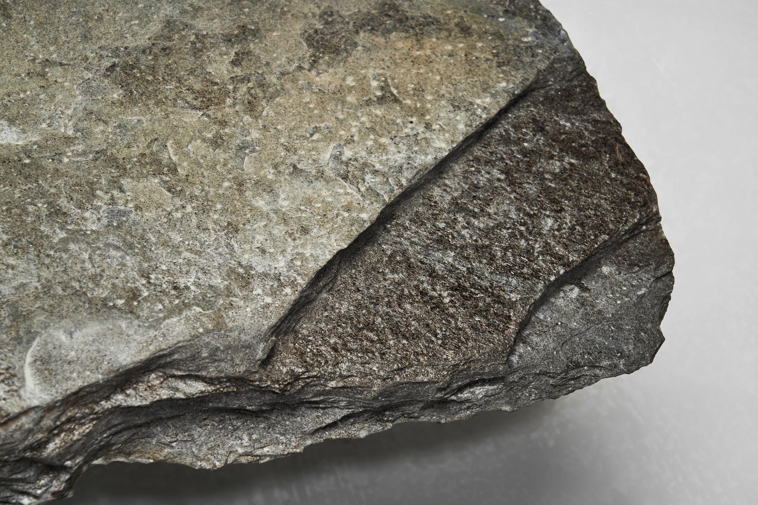 Table basse brutaliste avec plateau de table en ardoise, Espagne, années 1970 2