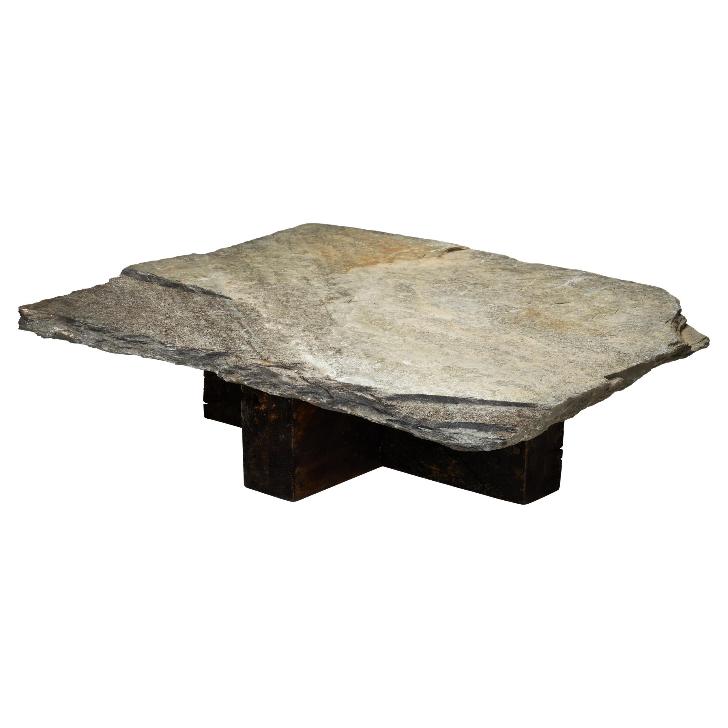 Table basse brutaliste avec plateau de table en ardoise, Espagne, années 1970