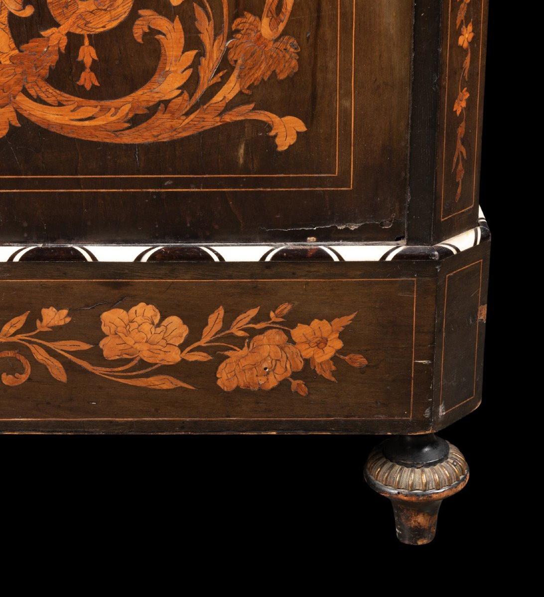 Low cabinet in marquetry and bone inlay, Napoleon III period. In Good Condition For Sale In Saint-Ouen, FR