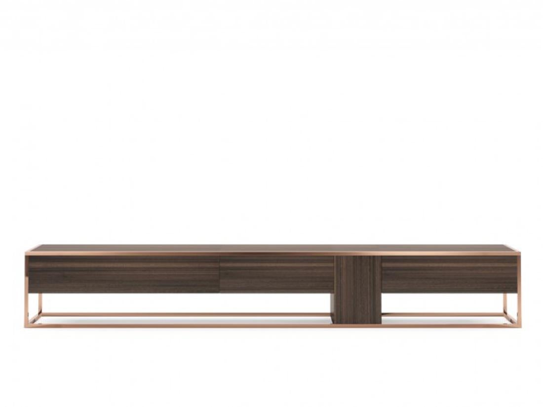 Armario bajo de chapa de madera de eucalipto ahumado, estructura de cobre y acero inoxidable.
(3 cajones, 1 puerta)
An.260 cm Pr.45 cm Al.40 cm
Tiempo de producción: 6 semanas