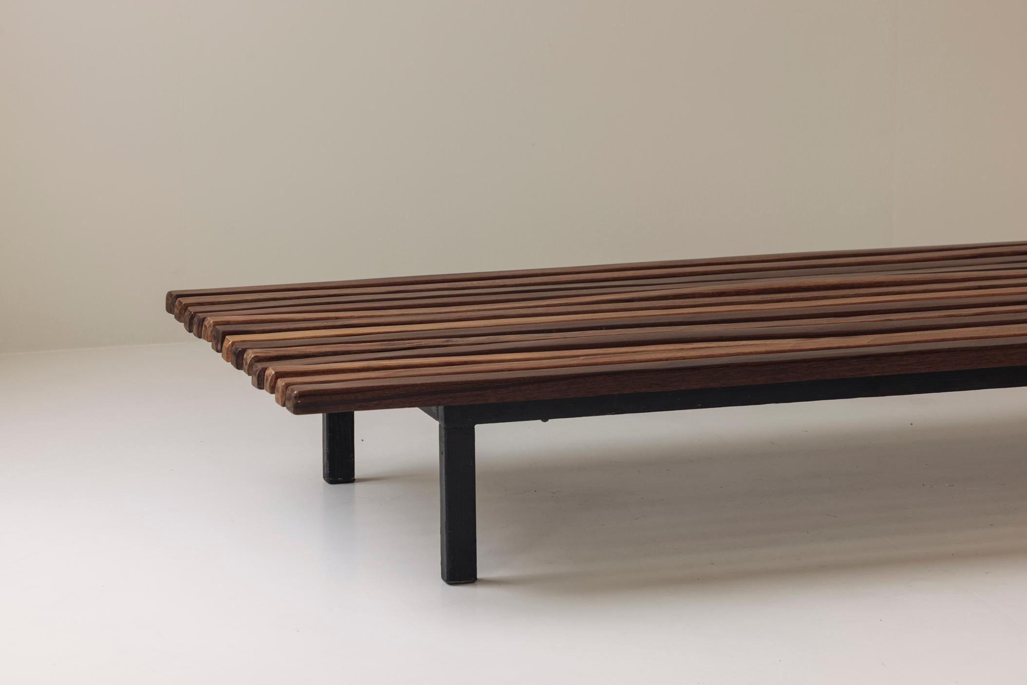 Français Banc bas Cansado de Charlotte Perriand, France 1958 en vente