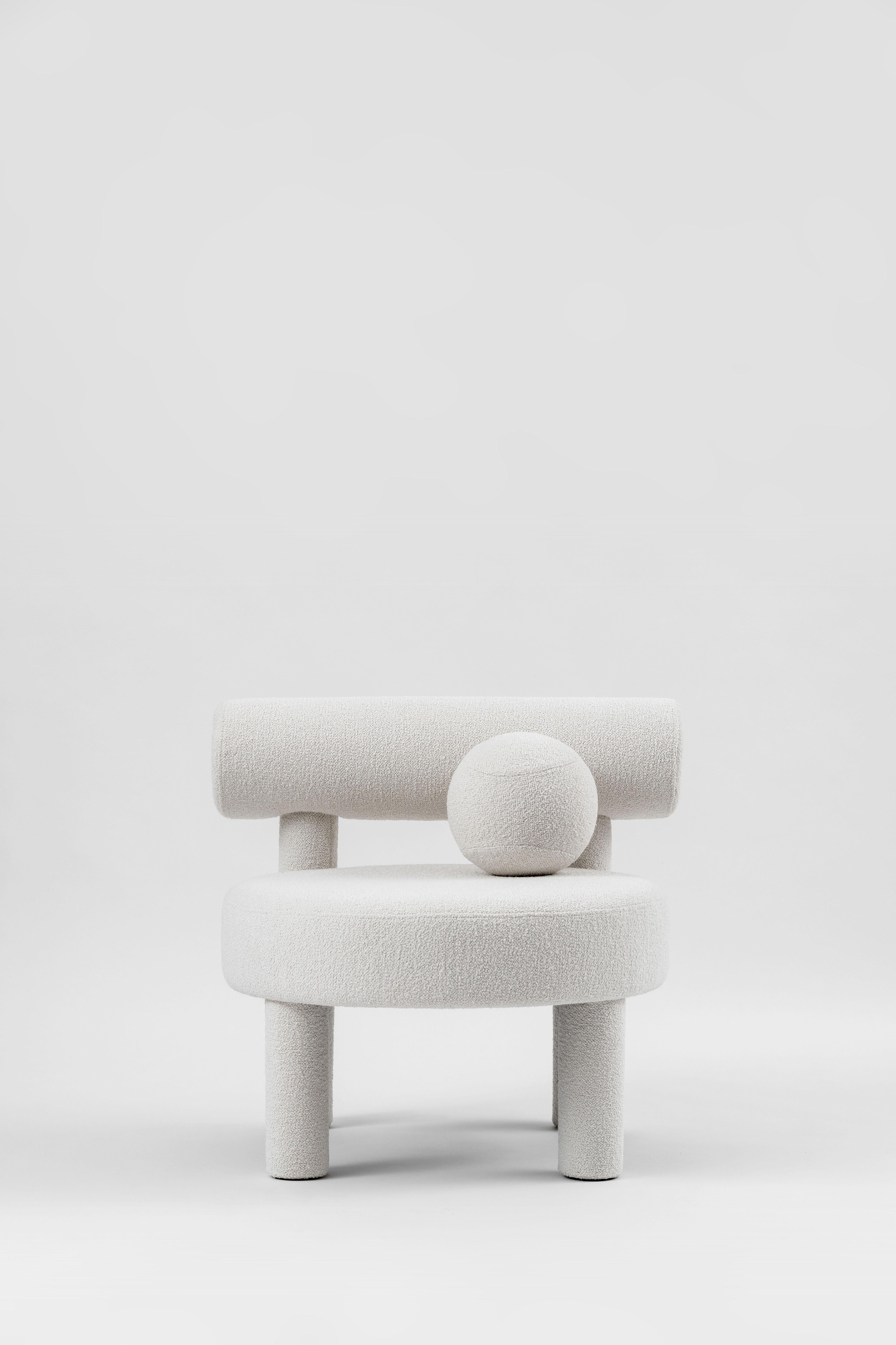 Contemporary Low Chair 'GROPIUS CS1' by NOOM, Barnum Bouclé, White In New Condition For Sale In Paris, FR