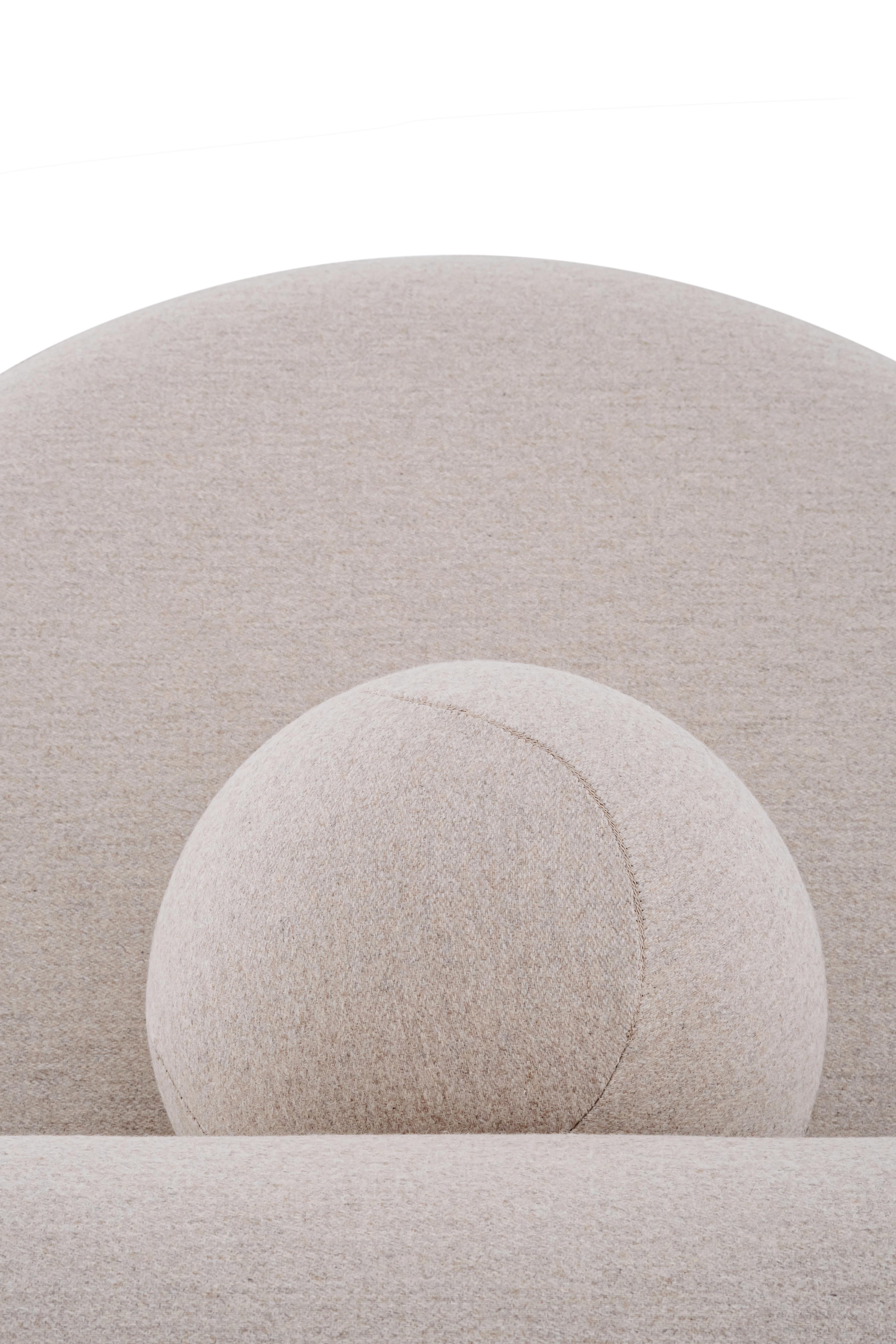 Contemporary Low Chair 'Gropius CS2' von NOOM, Holzbeine im Angebot 7