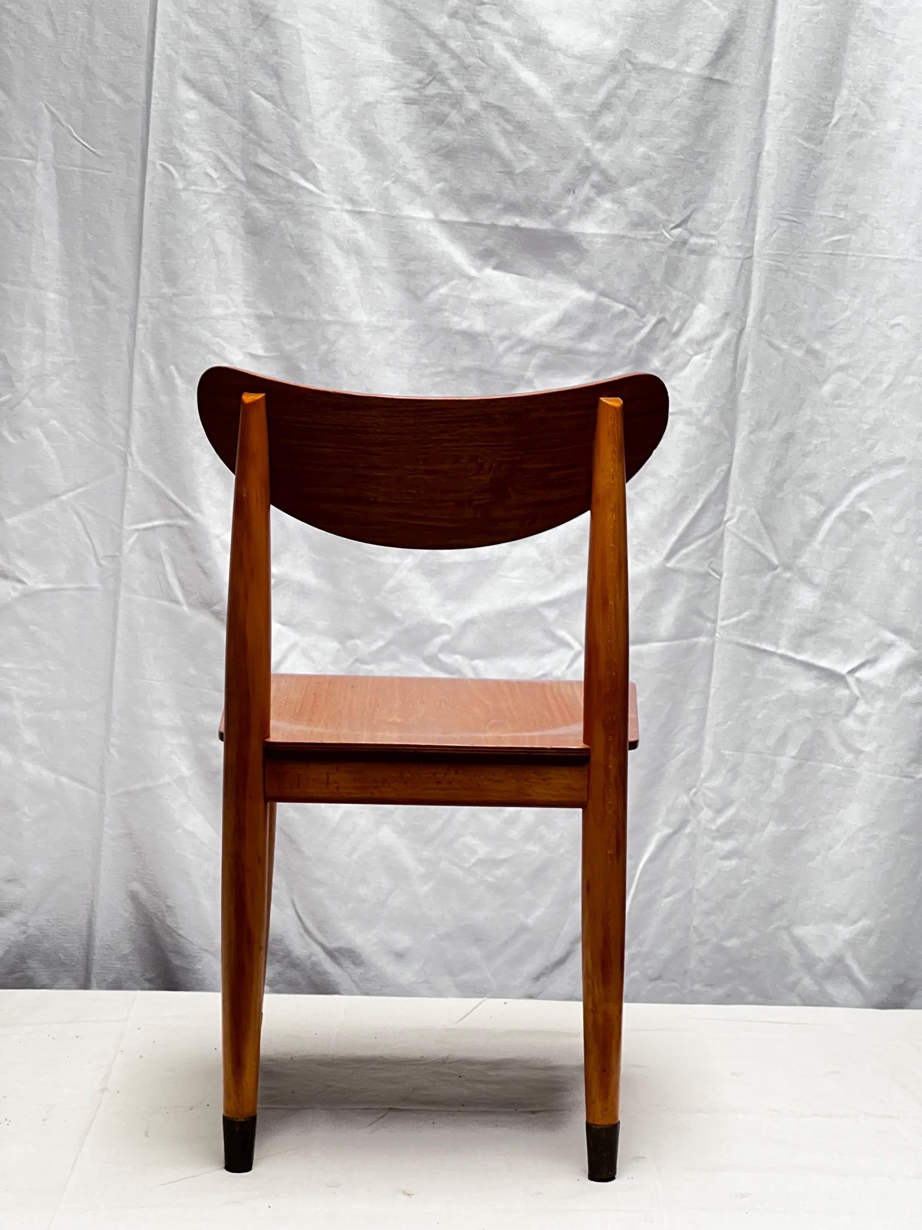 Low chair seat h 40cm, in the taste of Finn Juhl, Danemark 1940's teak and brass For Sale 4