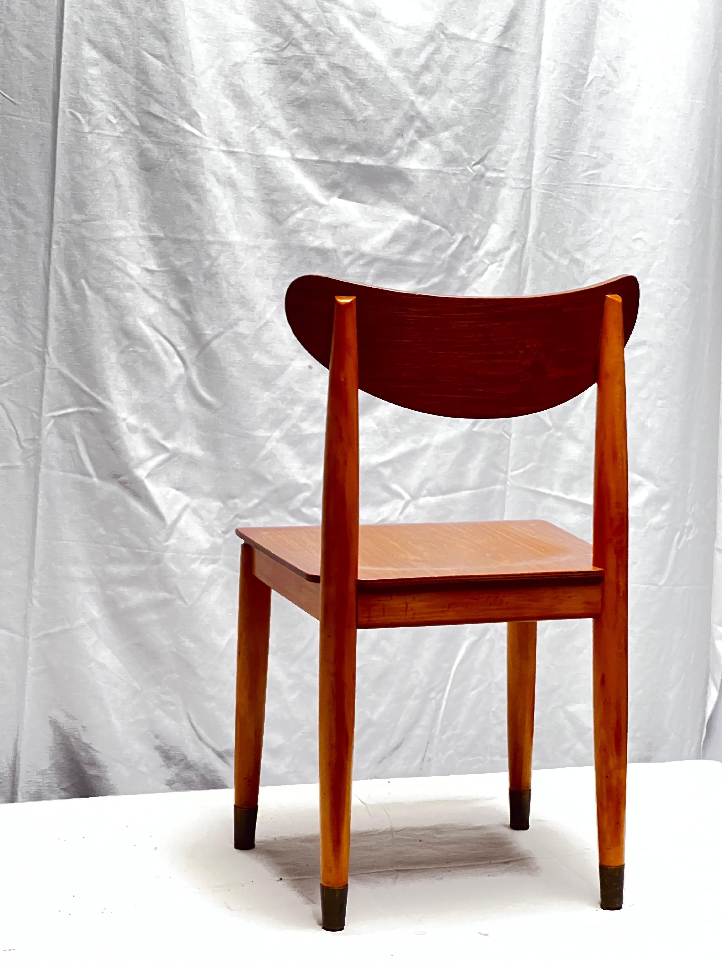 Low chair seat h 40cm, in the taste of Finn Juhl, Danemark 1940's teak and brass For Sale 5