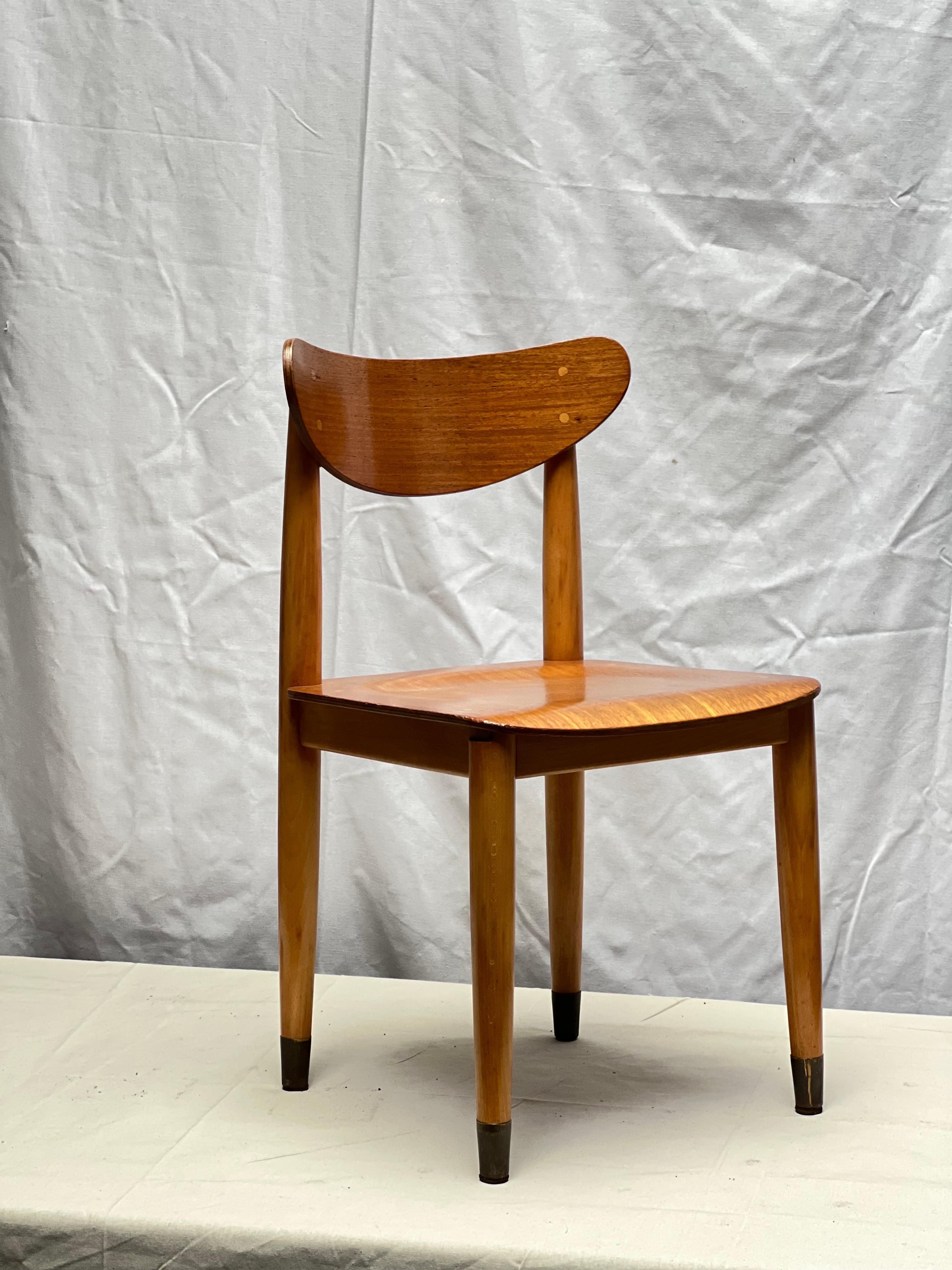 Low chair seat h 40cm, in the taste of Finn Juhl, Danemark 1940's teak and brass In Good Condition For Sale In Forest, BE