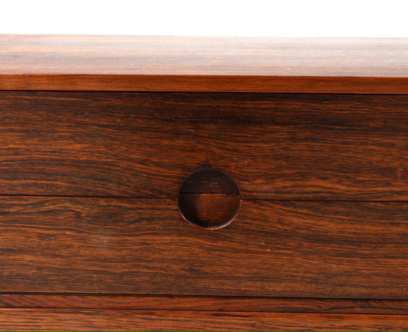Mid-Century Modern Low chest of drawers in rosewood by Kai Kristiansen for Aksel Kjersgaard For Sale