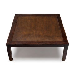Mesa cuadrada baja china con tablero tejido