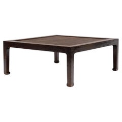 Mesa cuadrada baja china con tablero tejido