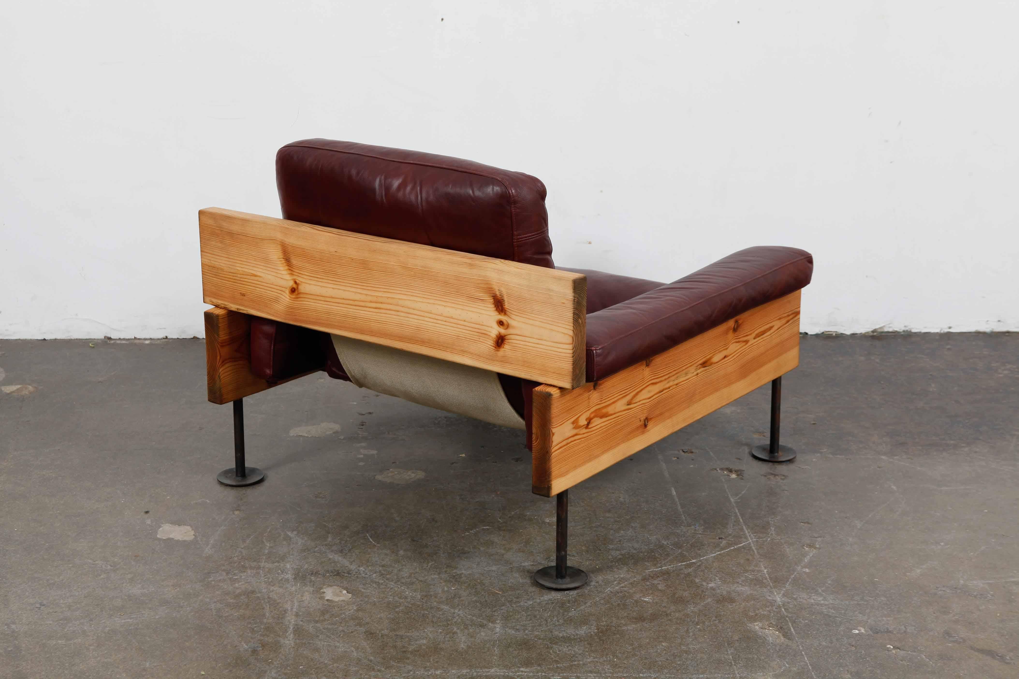 Mid-Century Modern Low Finnish Lounge Chair by Hannu Jyräs in Solid Pine with Original Leather