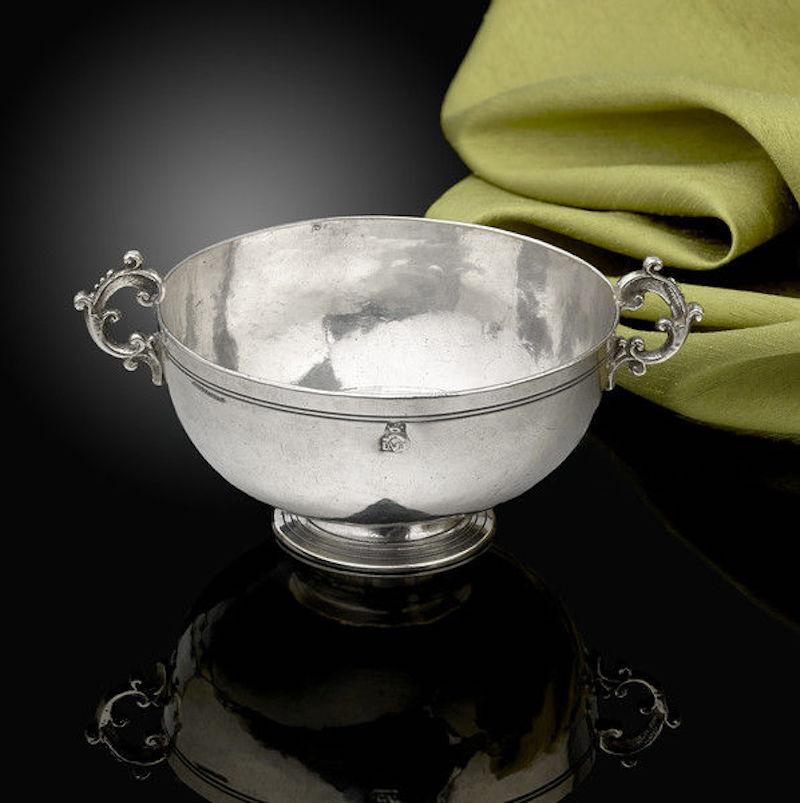 Low Footed Silver Bowl Sicily, circa 1690 For Sale 1