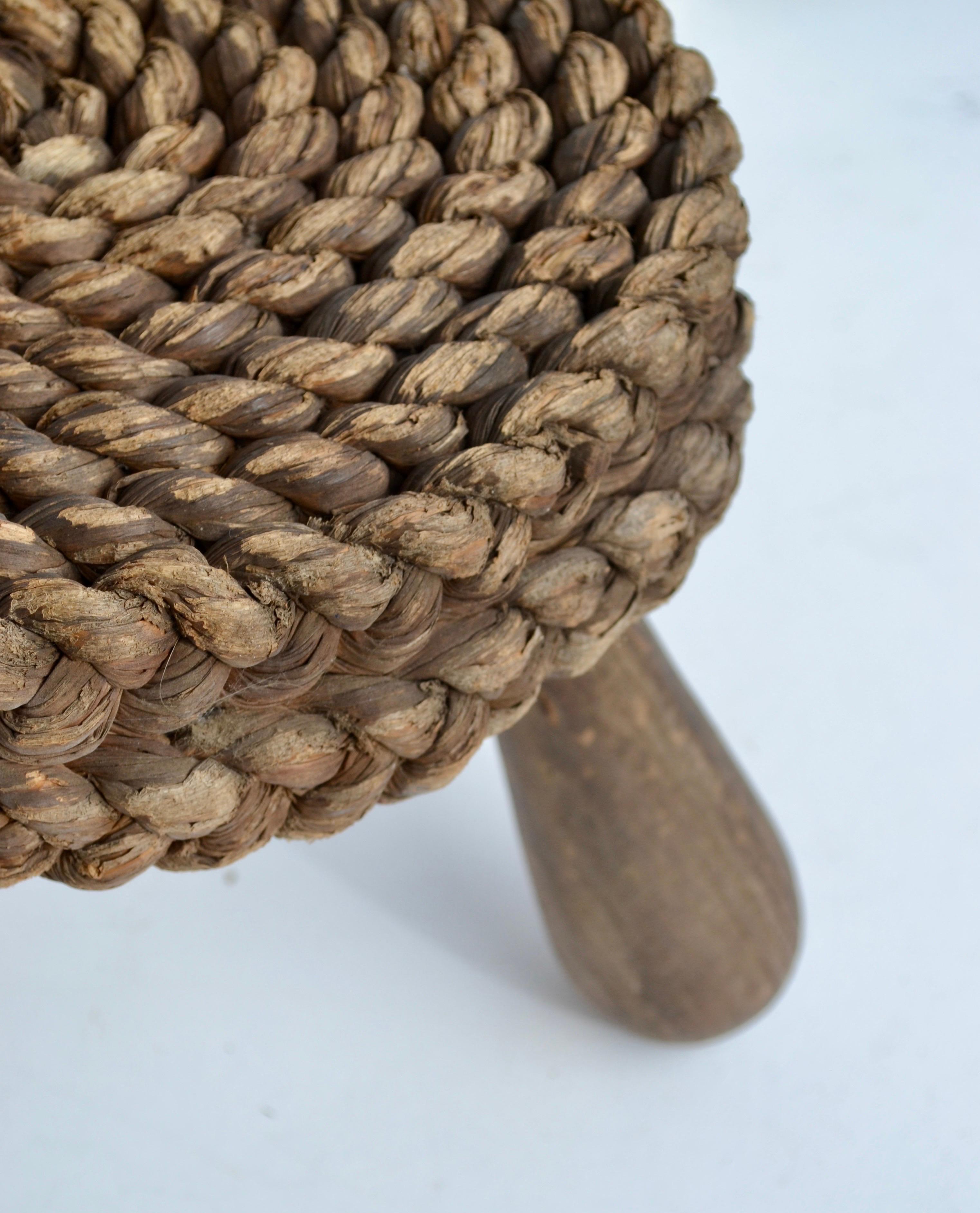 Low French Shepherd’s Stool by Adrien Audoux & Frida Minet, 1950s In Good Condition For Sale In SOTTEVILLE-LÈS-ROUEN, FR
