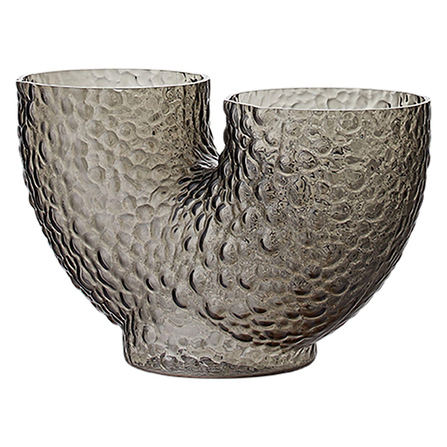 Vase contemporain en verre bas
Dimensions : L 34 x L 14 x H 19 CM
MATERIAL : Verre soufflé 

Ces vases sont fabriqués en verre soufflé à la bouche, ce qui rend chaque vase unique, exclusif et différent des autres. Ils sont un excellent exemple de la
