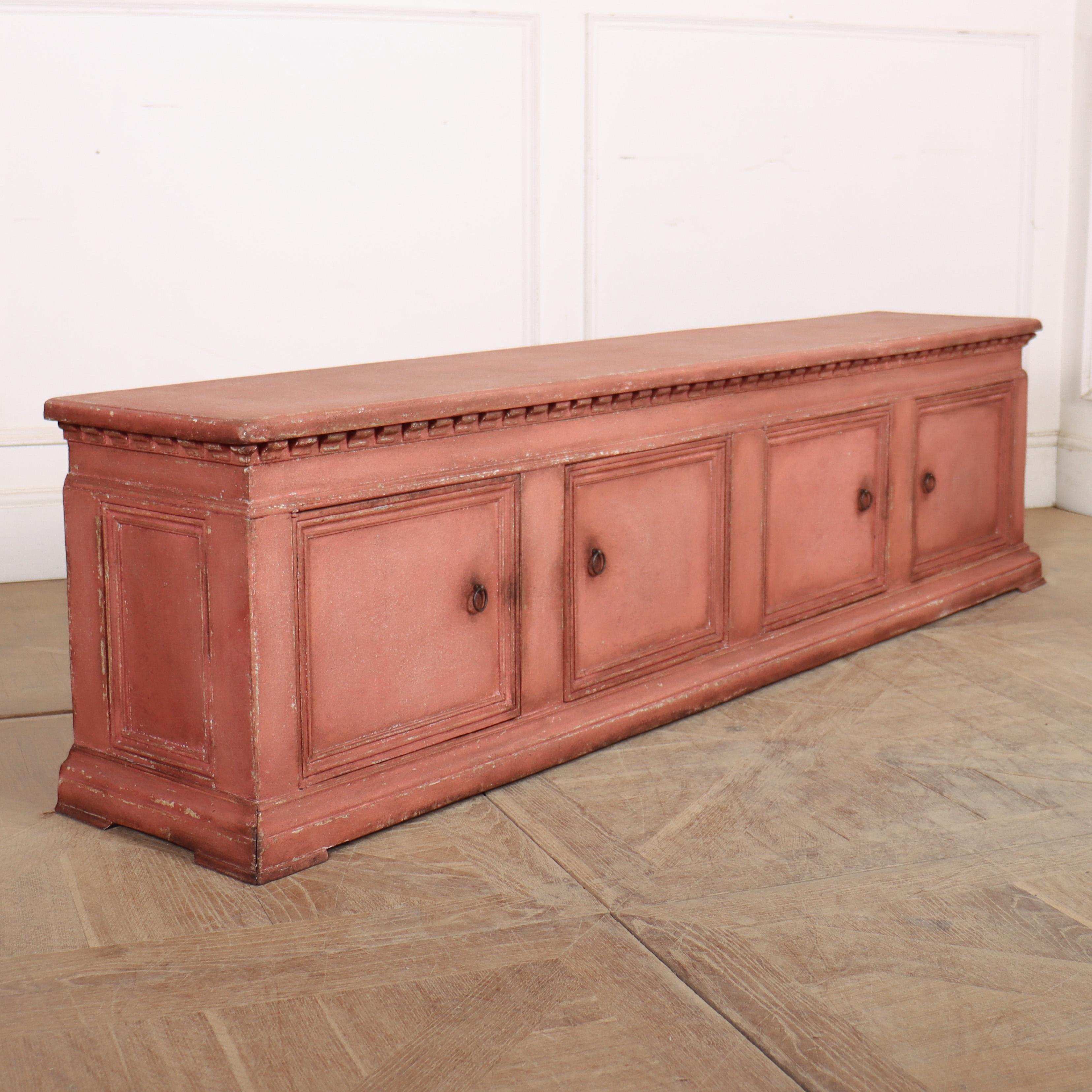 Credenza bassa italiana dipinta dei primi del Novecento. Altezza ideale per un'unità TV. 1920 