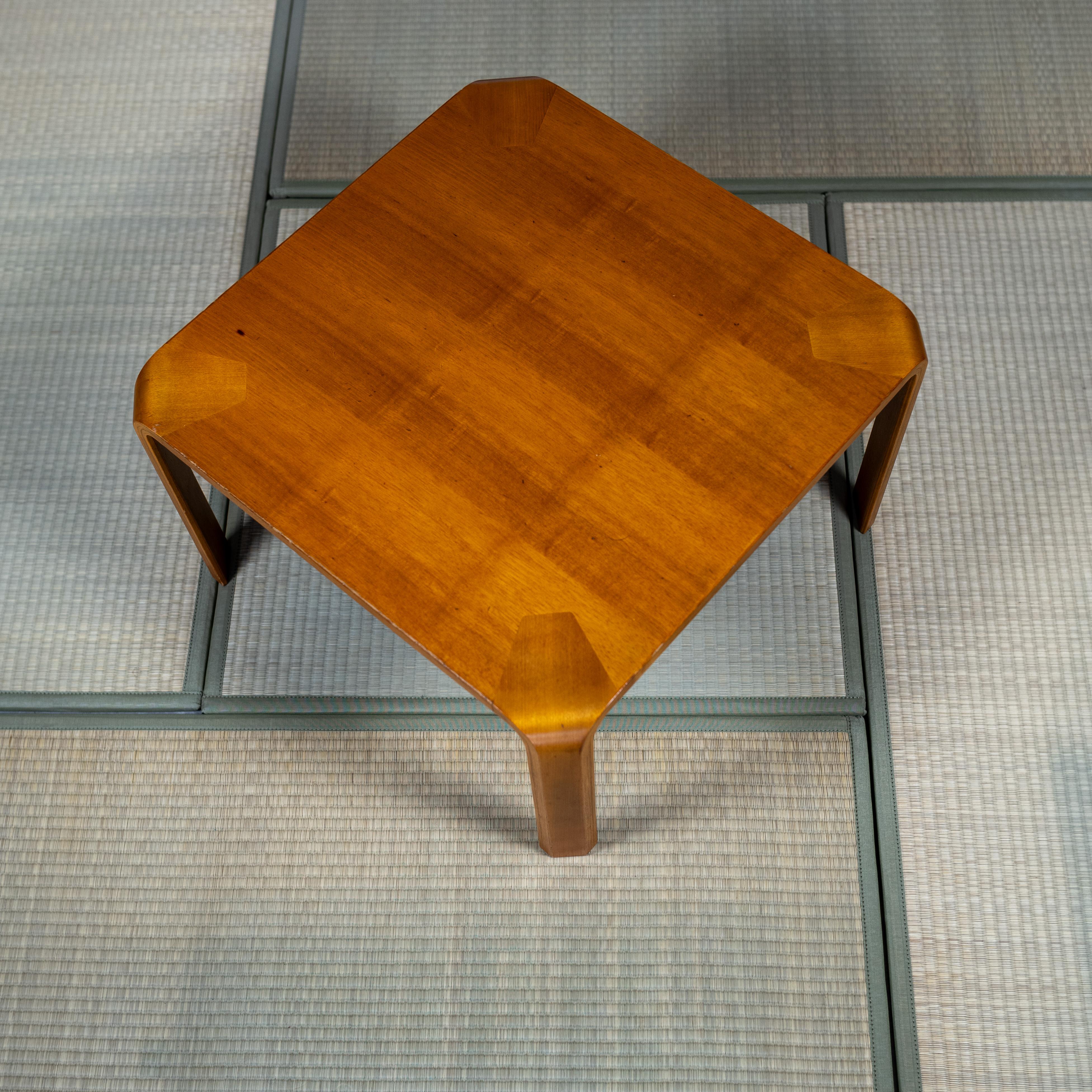 Table basse japonaise pour Tendo Mokko, Japon Bon état - En vente à Tokyo, Tokyo