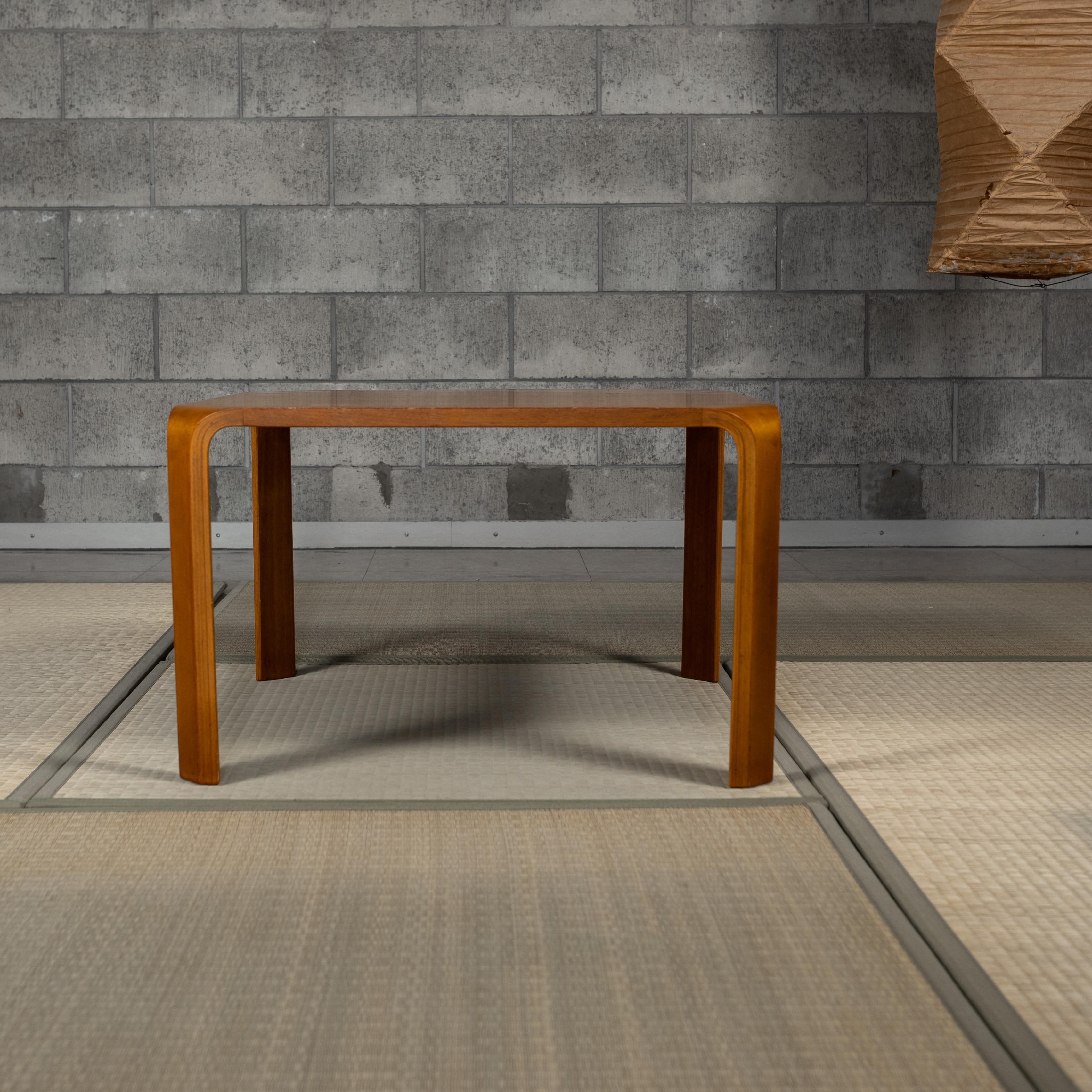 20ième siècle Table basse japonaise pour Tendo Mokko, Japon en vente