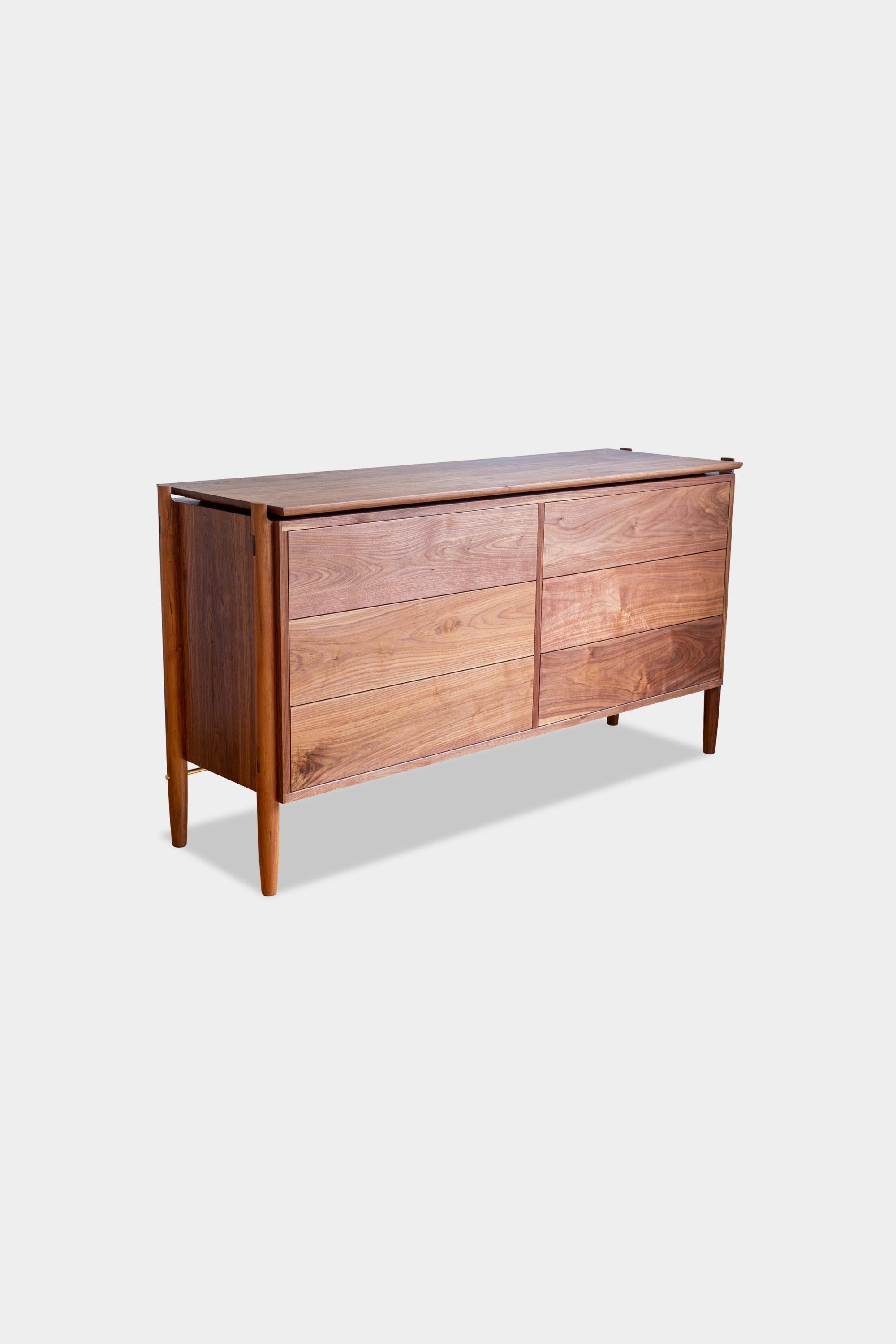 Mid-Century Modern Low KABOT Sideboard in Walnut with 6 Drawers For Sale