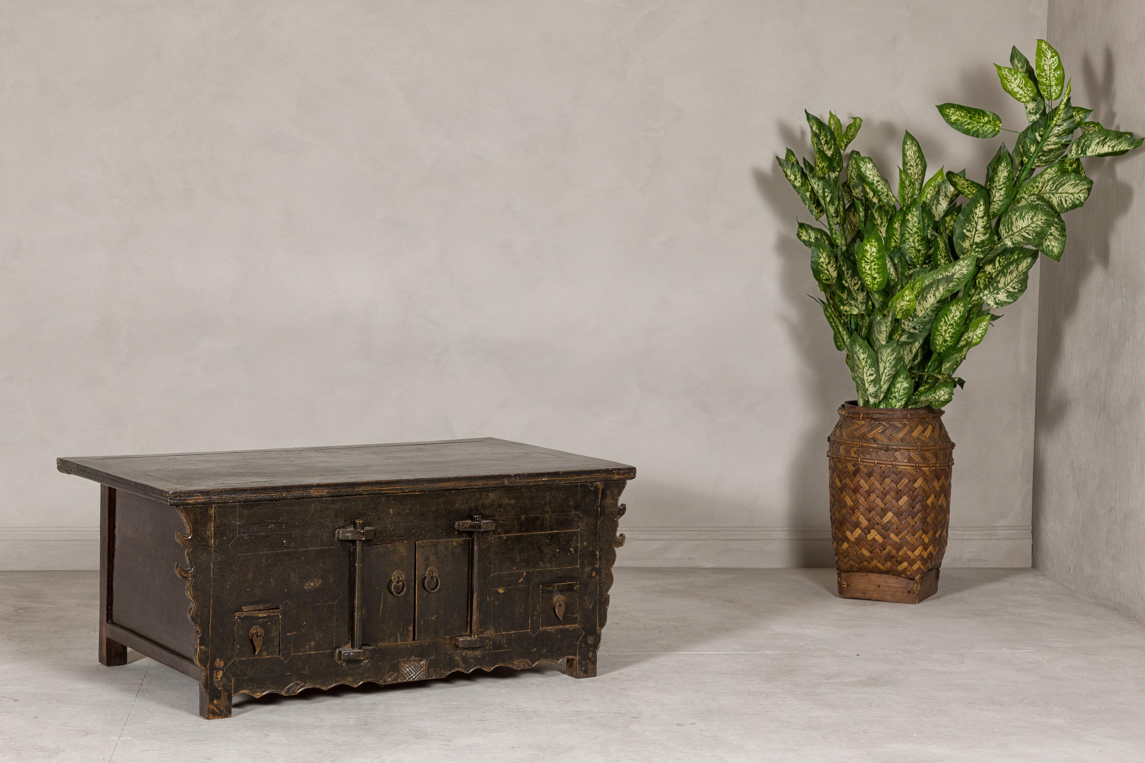 Low Kang Carved Sideboard with Brown Distressed Finish and Two Small Doors For Sale 7