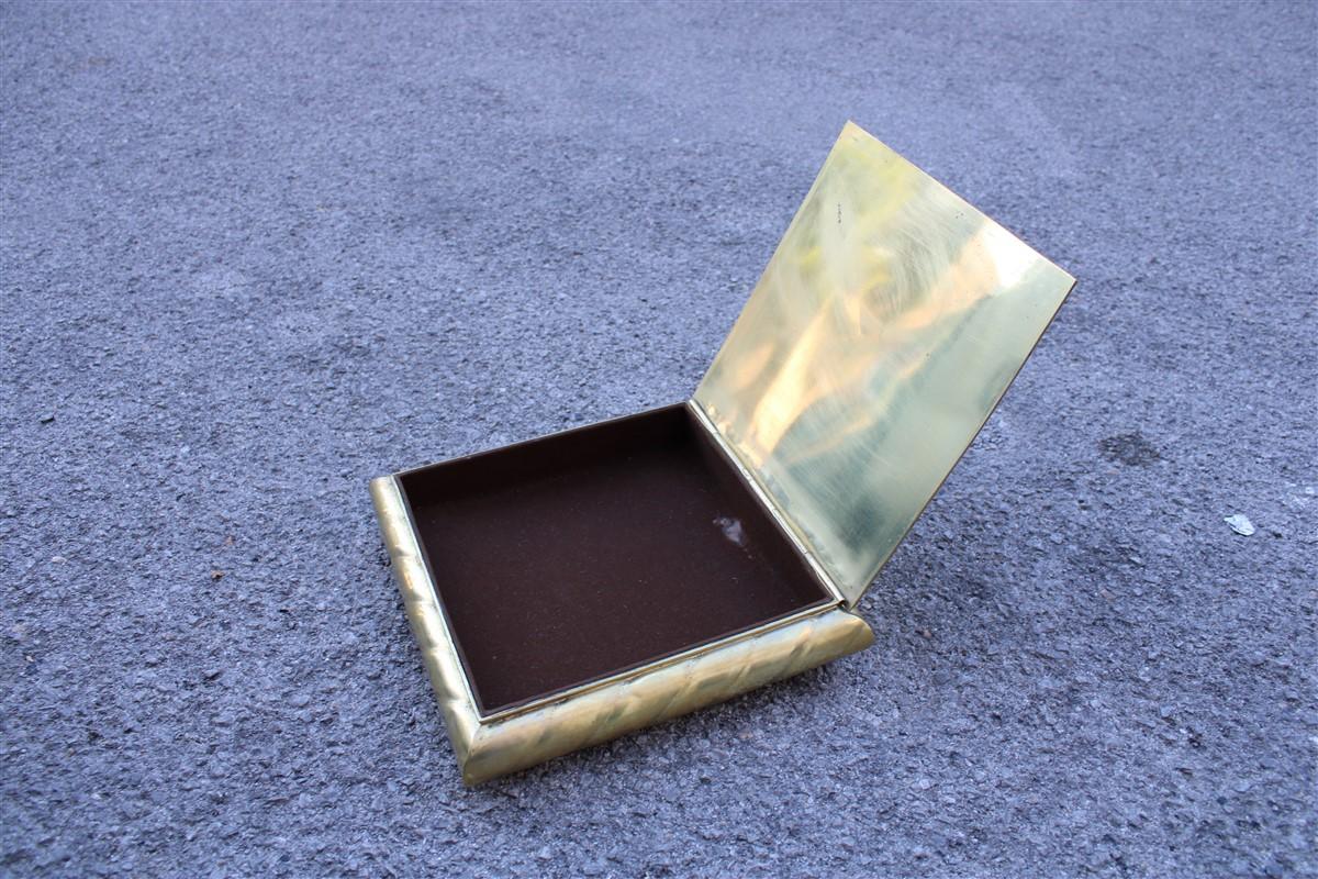 Low Large Square Box in Solid Italian 1970s Brass with Lid In Good Condition For Sale In Palermo, Sicily