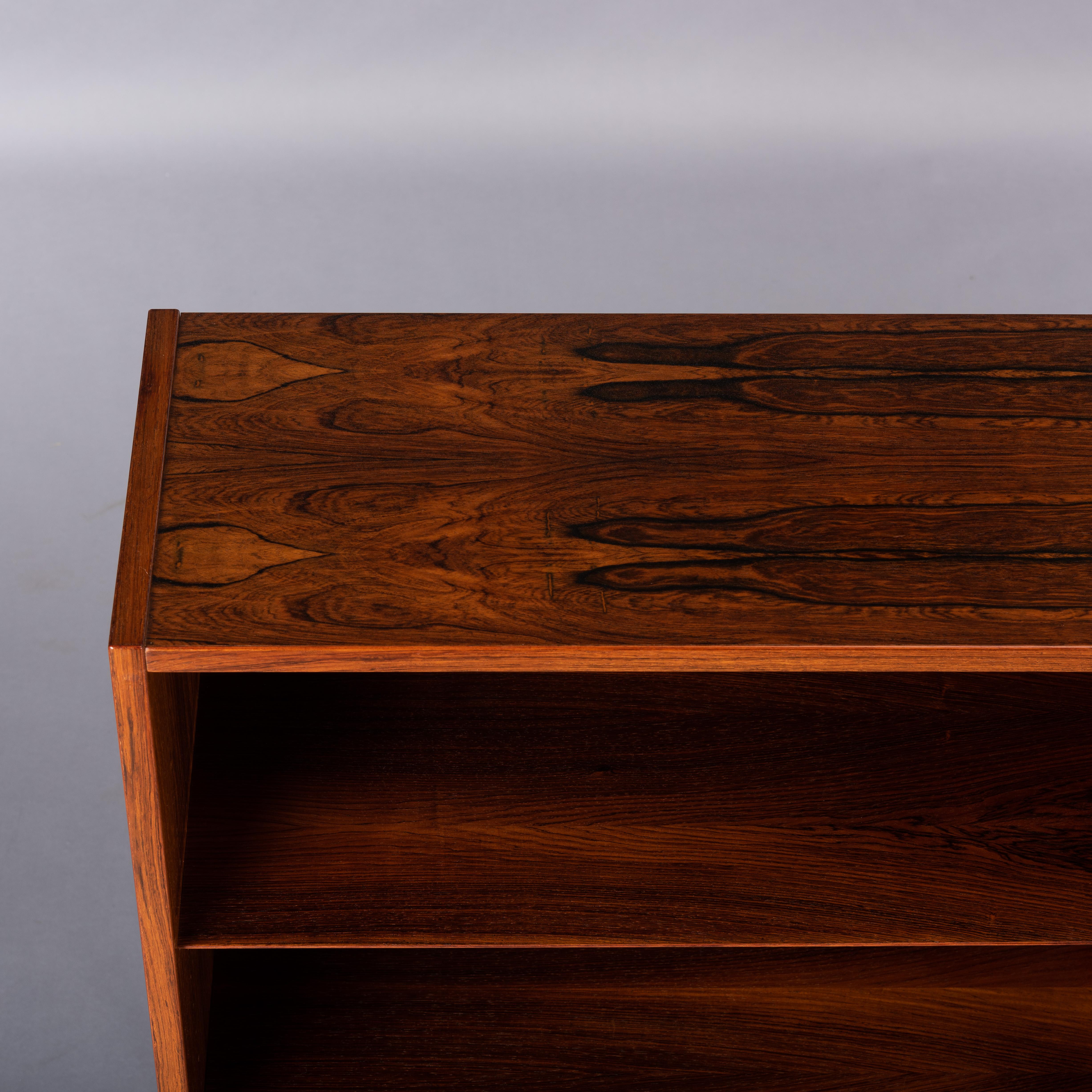 Low Mahogany Bookcase by Carlo Jensen for Hundevad & Co, 1960s In Good Condition In Breda, Netherlands