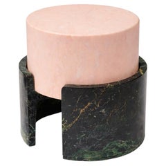 Sgabello basso in marmo