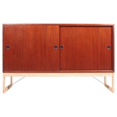 Low Midcentury Cabinet in Teak and Oak by Børge Mogensen, 1960s