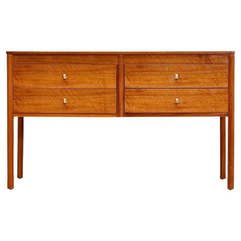 Comò basso a quattro cassetti del Mid Century