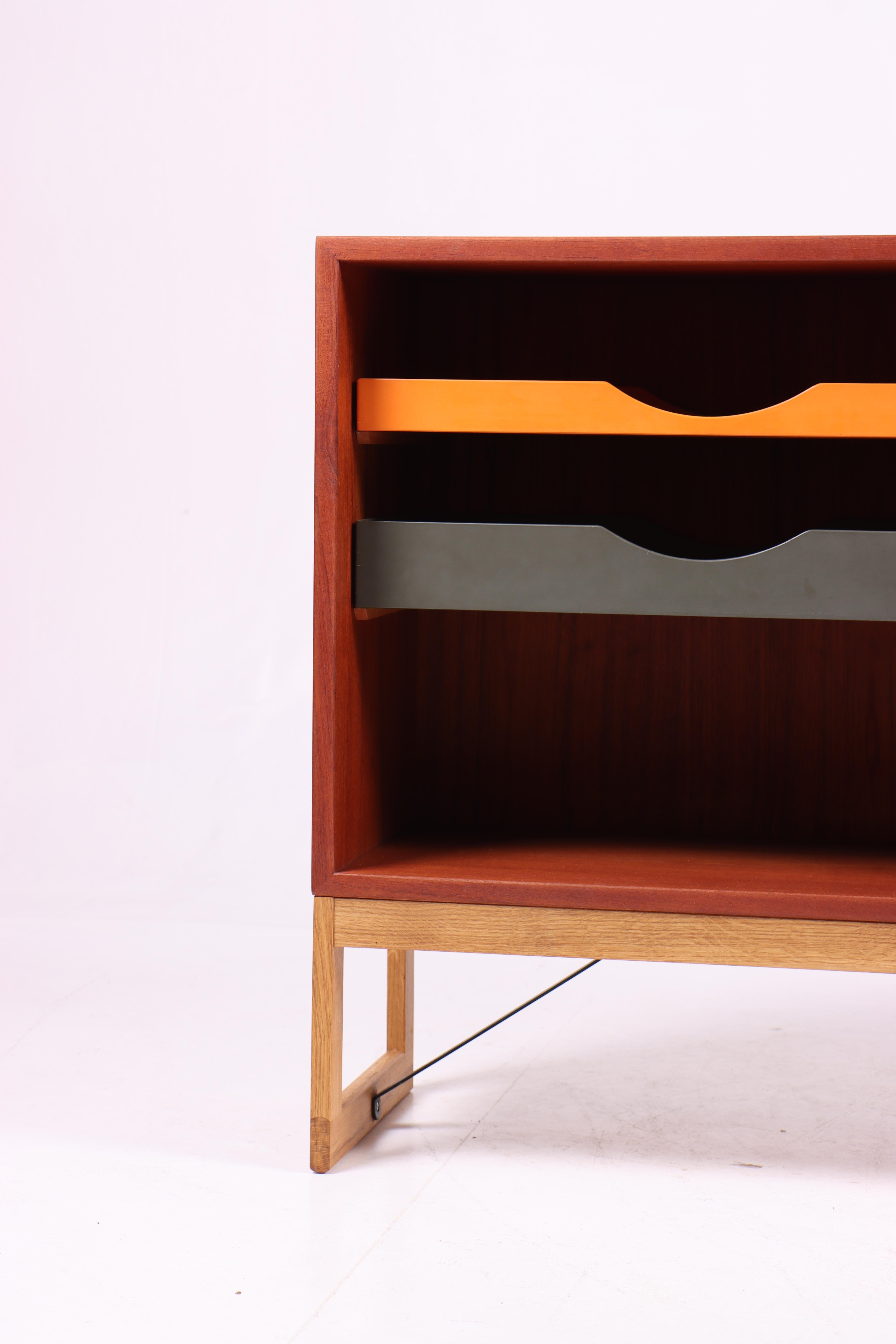 Scandinavian Modern Low Midcentury Bookcase, Teak with Colored Drawers by Børge Mogensen For Sale