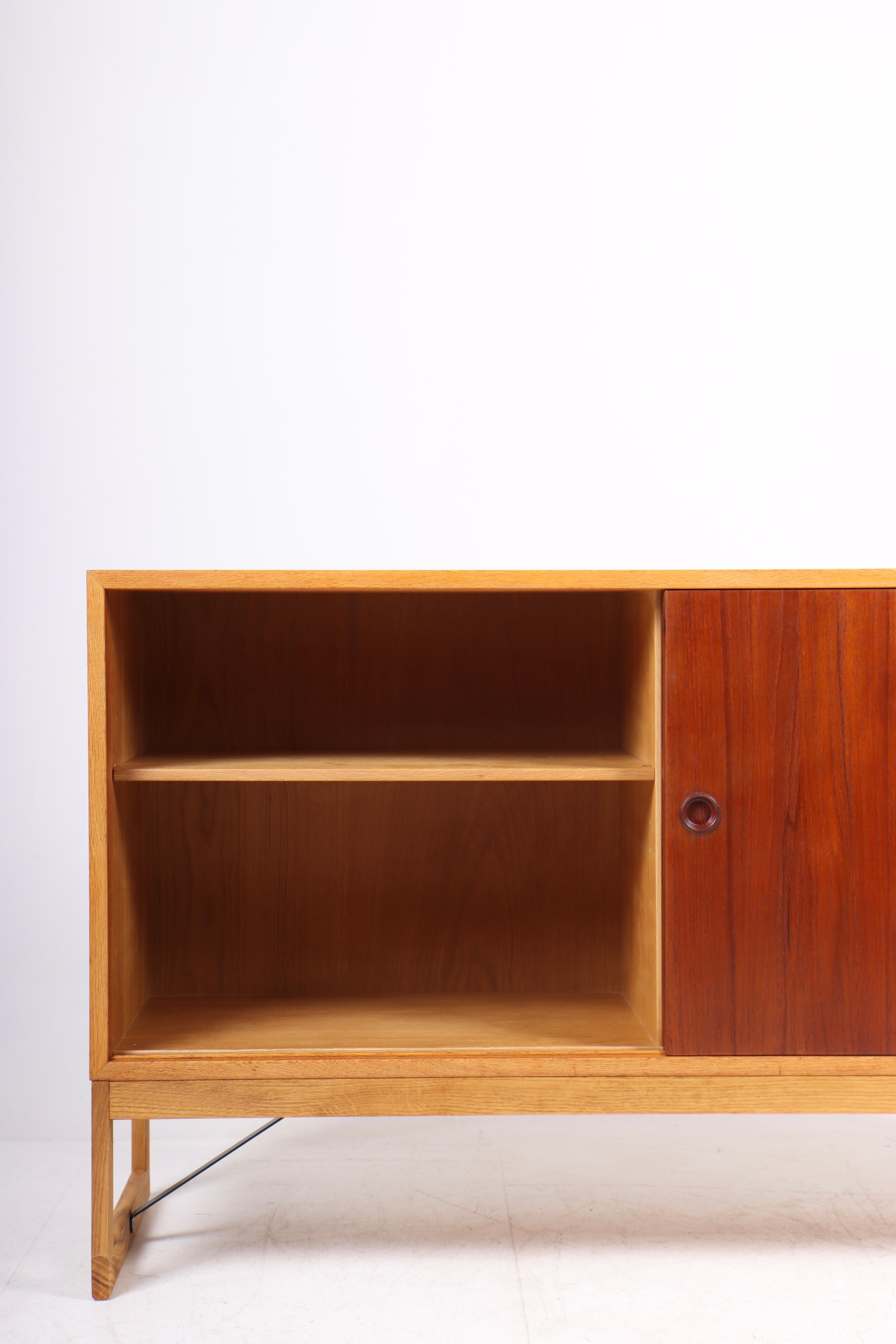 Scandinavian Modern Low Midcentury Cabinet in Oak and Teak by Børge Mogensen, 1960s For Sale