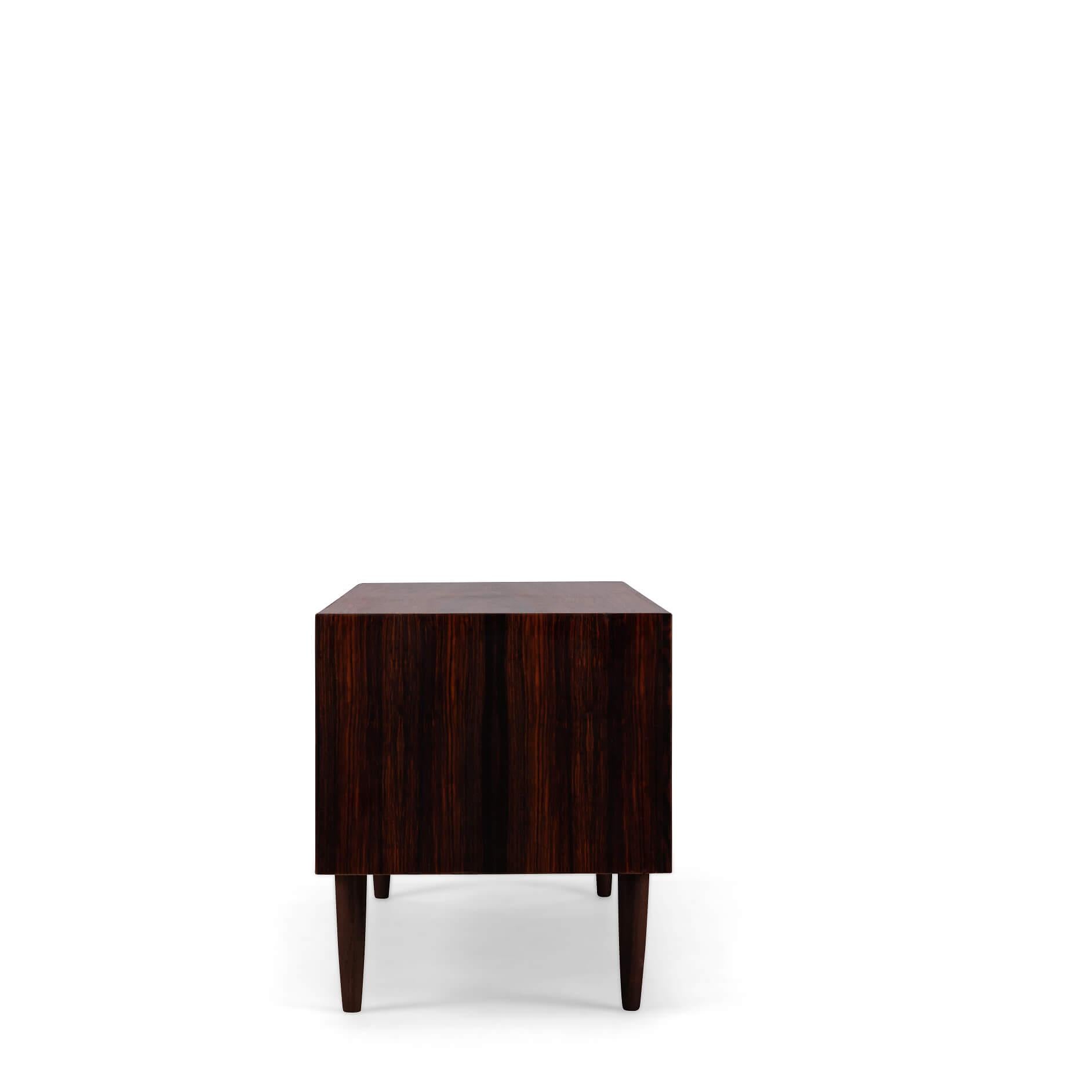 Mid-Century Modern Commode basse en palissandre du milieu du siècle par Brouer Møbelfabrik, années 1960 en vente