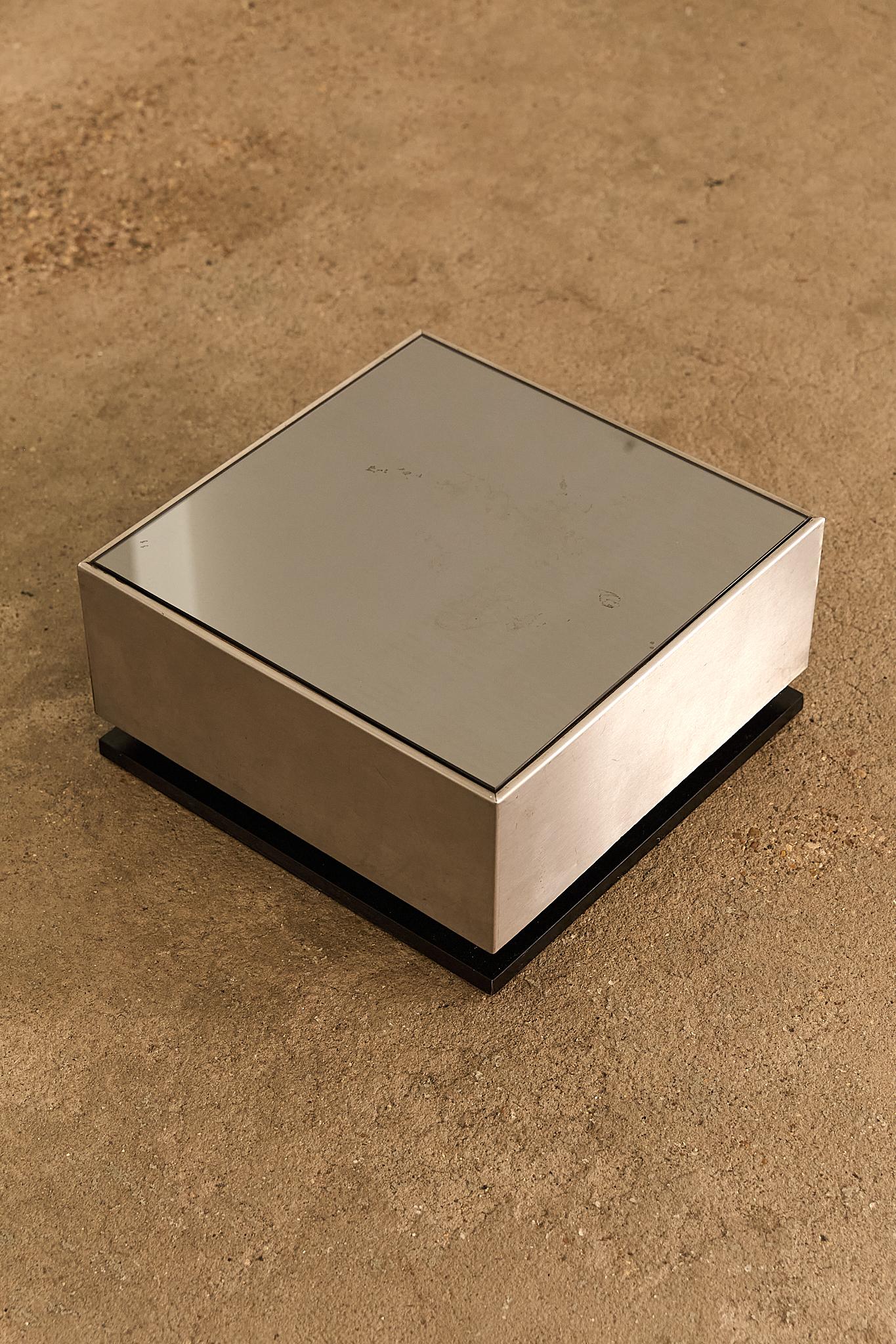 Low Mirrored Tables by Giovanni Ausenda im Angebot 1