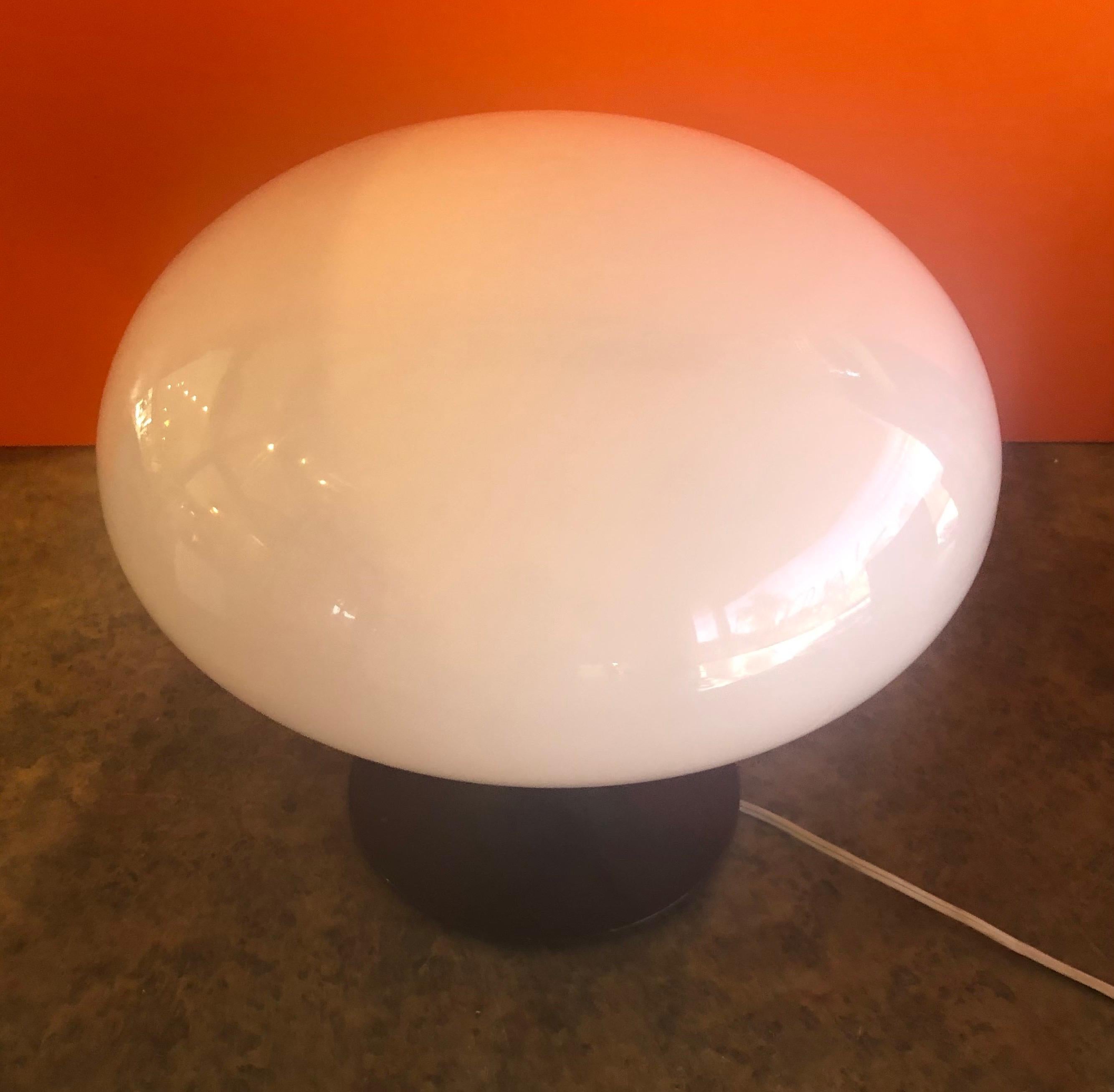 Low Mushroom Lamp with Brown Base and Art Glass Shade by Laurel Lamp Co. In Good Condition In San Diego, CA