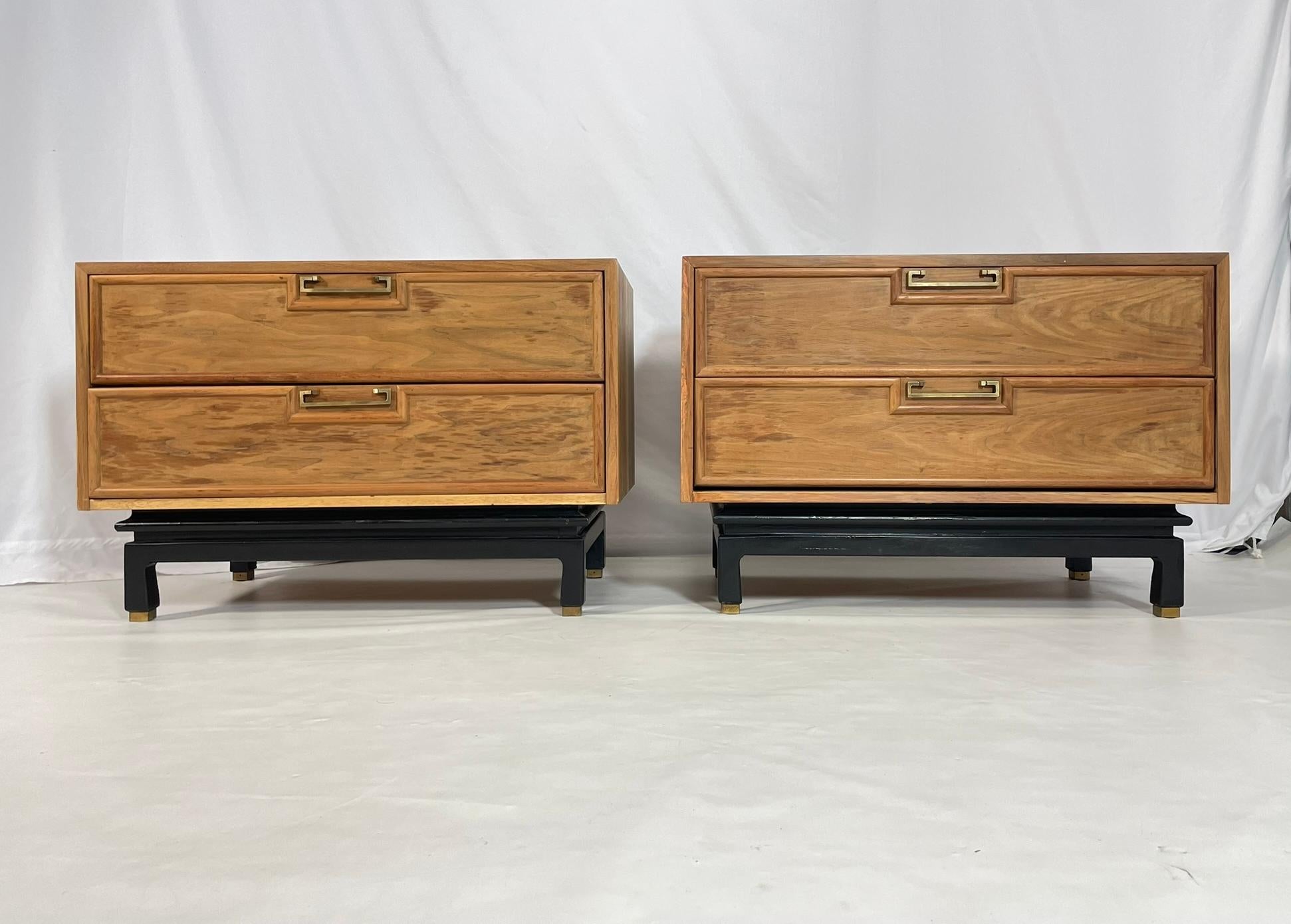 Mid-Century moderno Comodini bassi di Merton Gershun per American of Martinsville, USA, 1960 in vendita