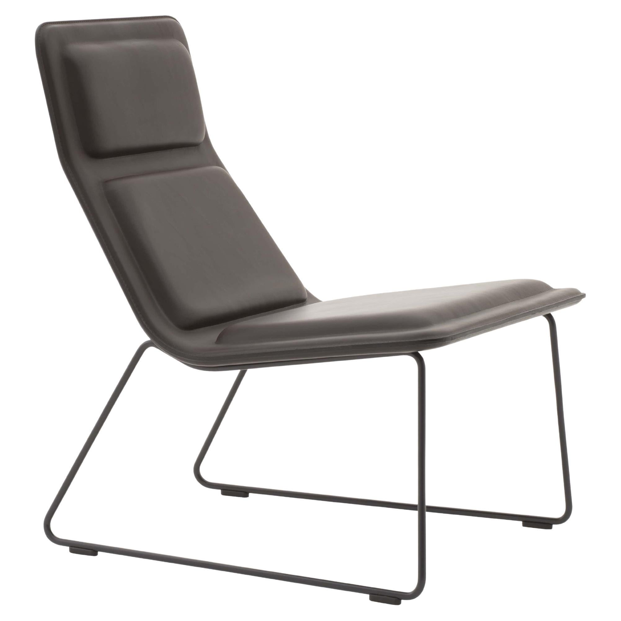 Sillón alto de cojín bajo en funda fija de tela o piel de Jasper Morrison