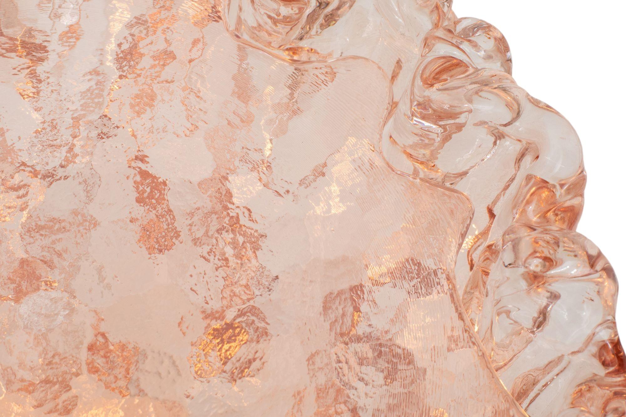 Niedriger Beistelltisch aus rosa Glas, von Tokujin Yoshioka (Italienisch) im Angebot