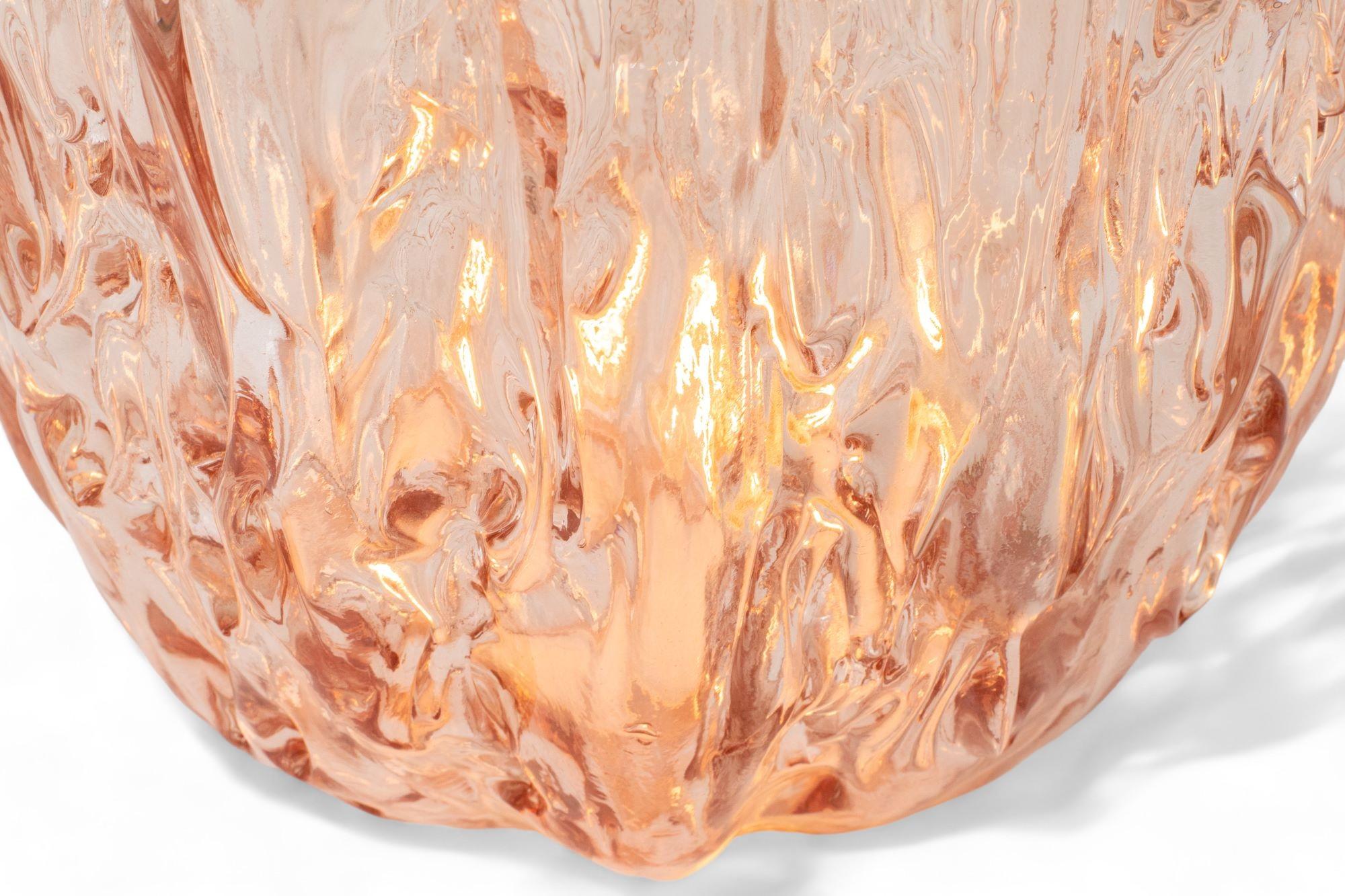 Niedriger Beistelltisch aus rosa Glas, von Tokujin Yoshioka im Zustand „Hervorragend“ im Angebot in Miami, FL